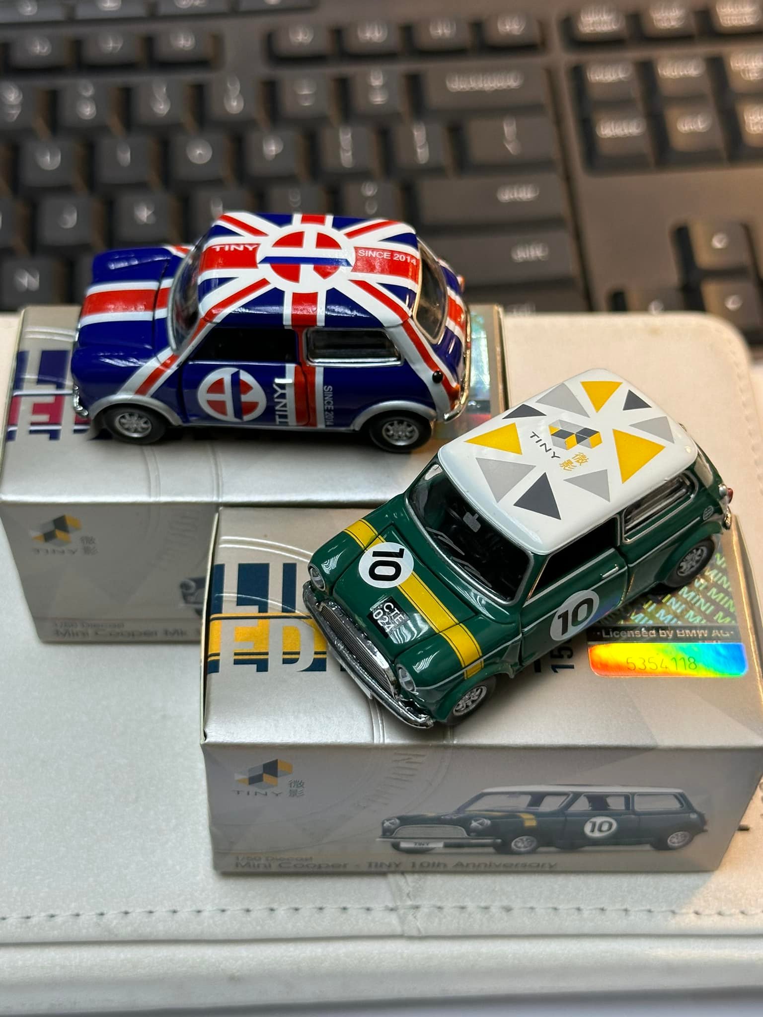 📣PRE-ORDER (Tiny) 🟦ATC66196 Mini Cooper Mk 1 (with surfboard