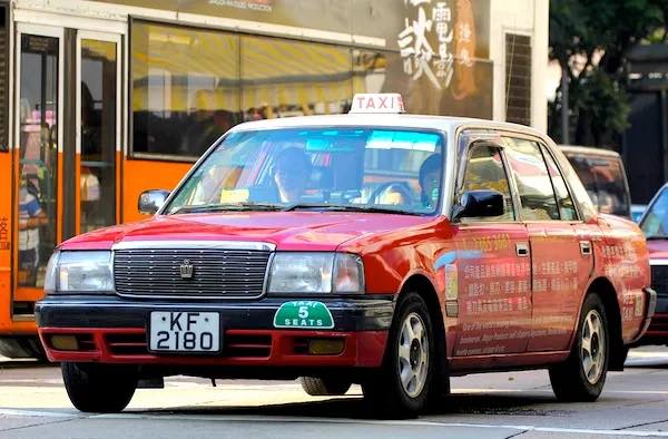 Toyota Crown Comfort taxi. Still plenty in Hong Kong 🇭🇰