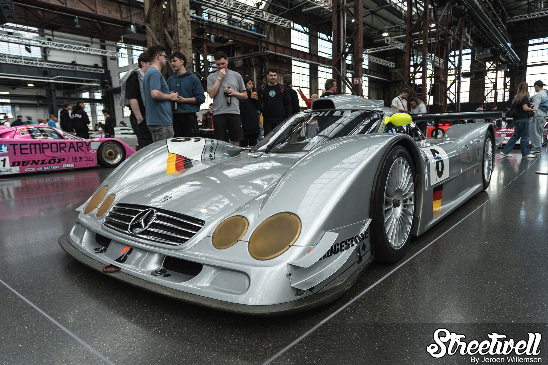 メルセデス CLR 1999 ル・マン24時間 The Mercedes-Benz CLR LM arrived at the 1999 24 Hours of Le Mans