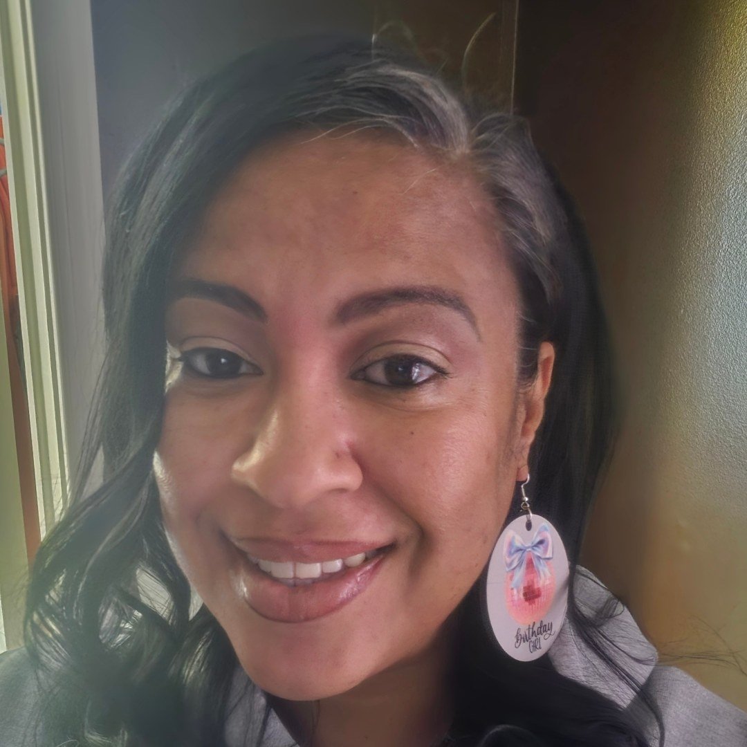 1st day on my new job. Been 6 years... - Jasmine Gomez Devlin | Facebook