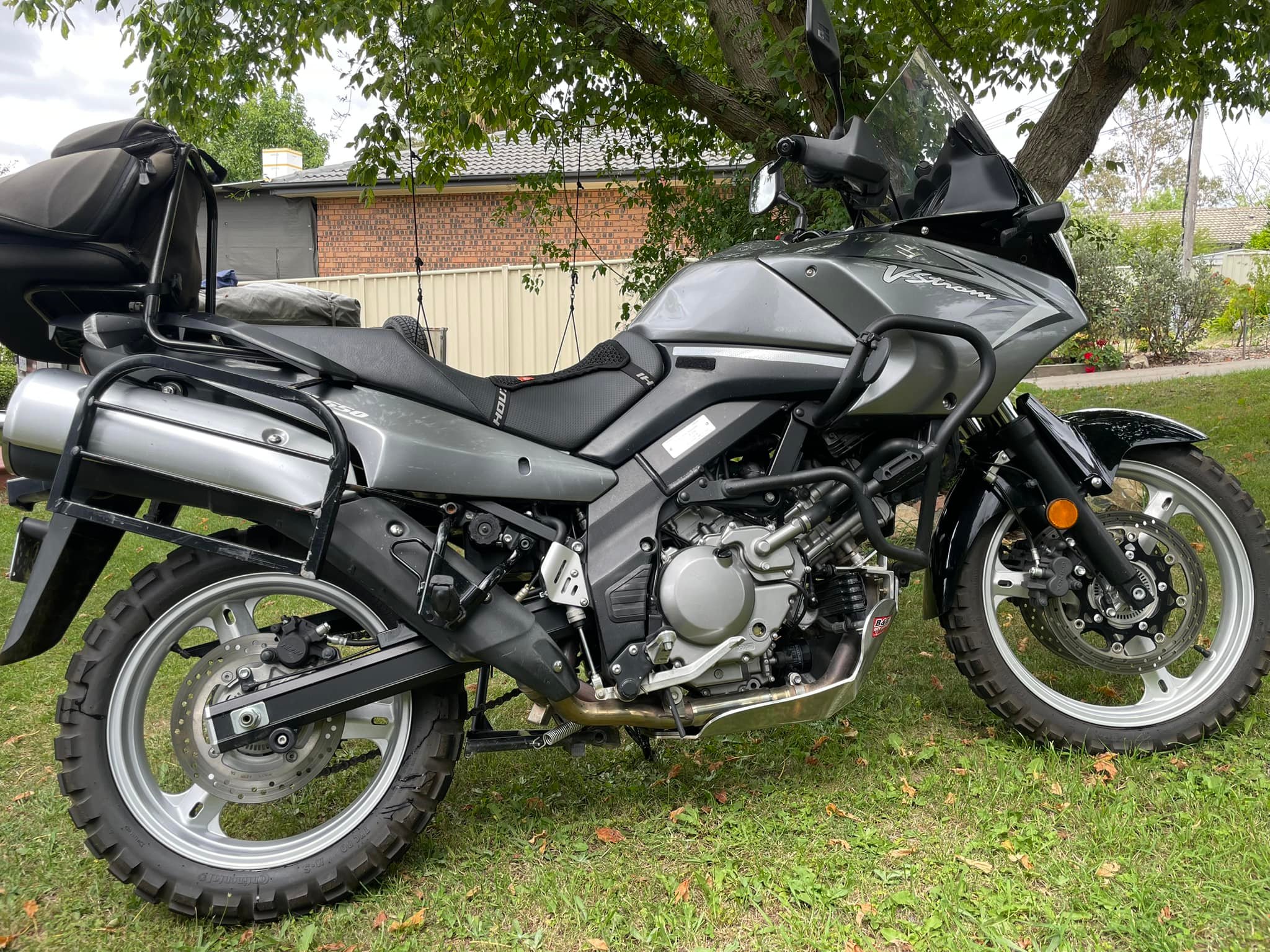 パワー The ZZR1200 didn't just follow the ZX-11; it ascended from its