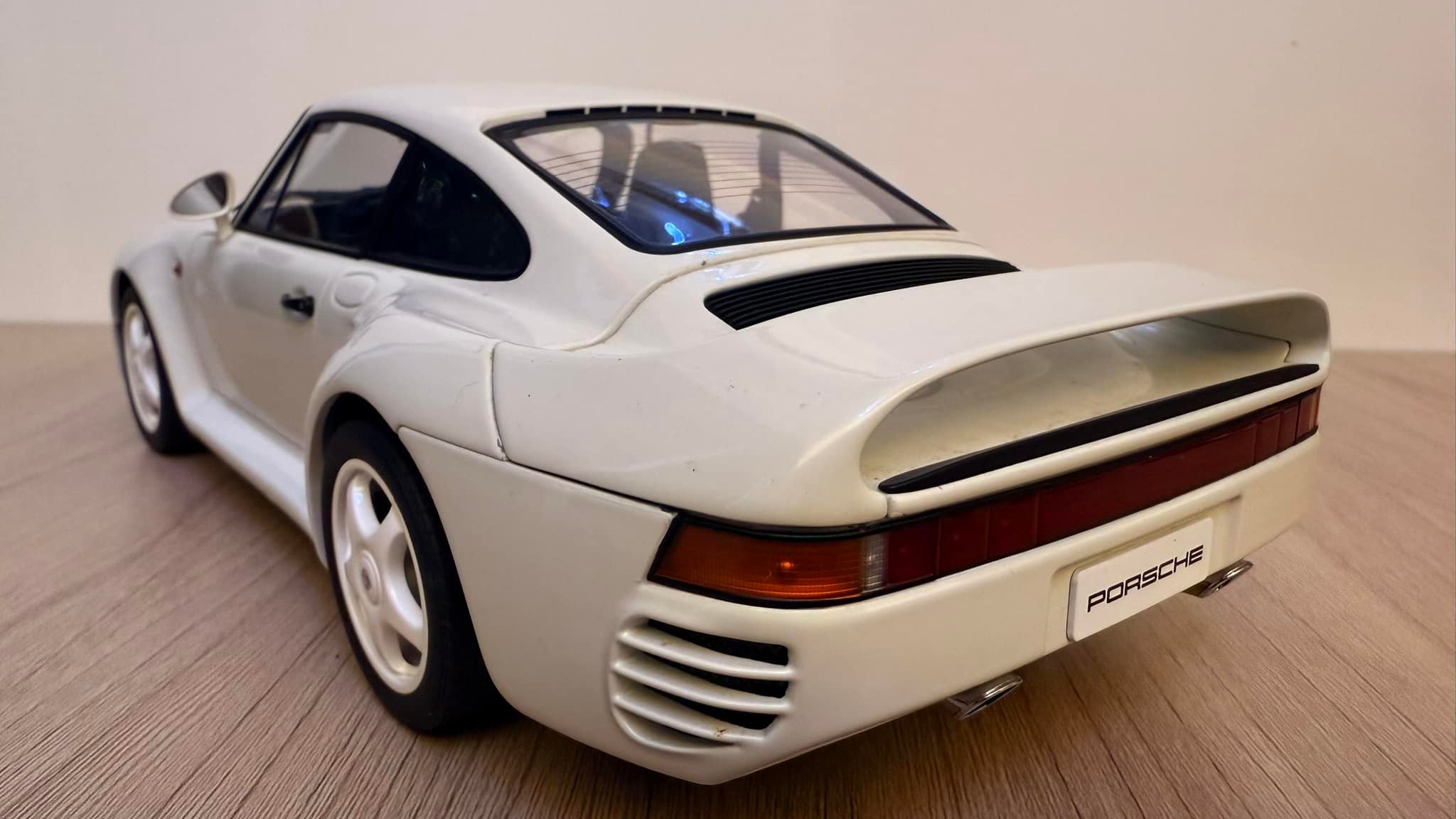 Autoart Porsche 959 1/18