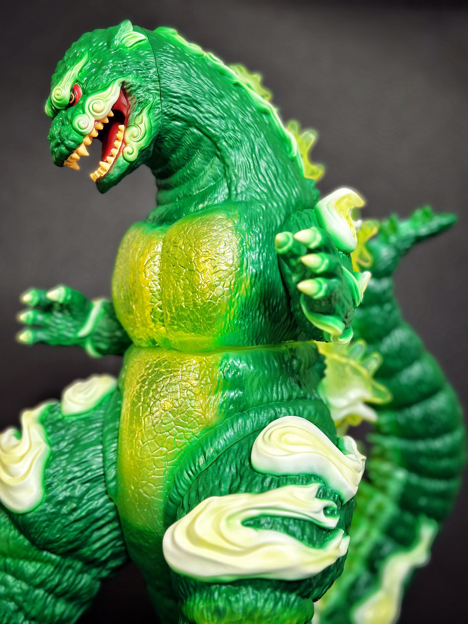 Frog Tree Burning Godzilla The Vinyl Art figure revealed #Godzilla
