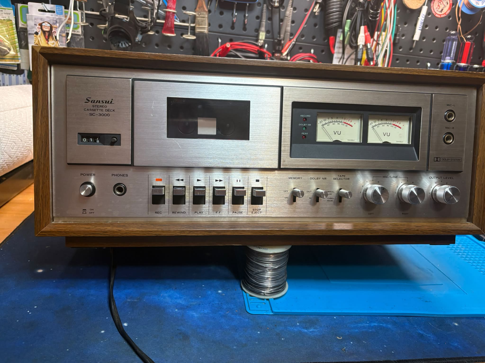 How to remove wood cover from Sansui SC-3000 cassette deck