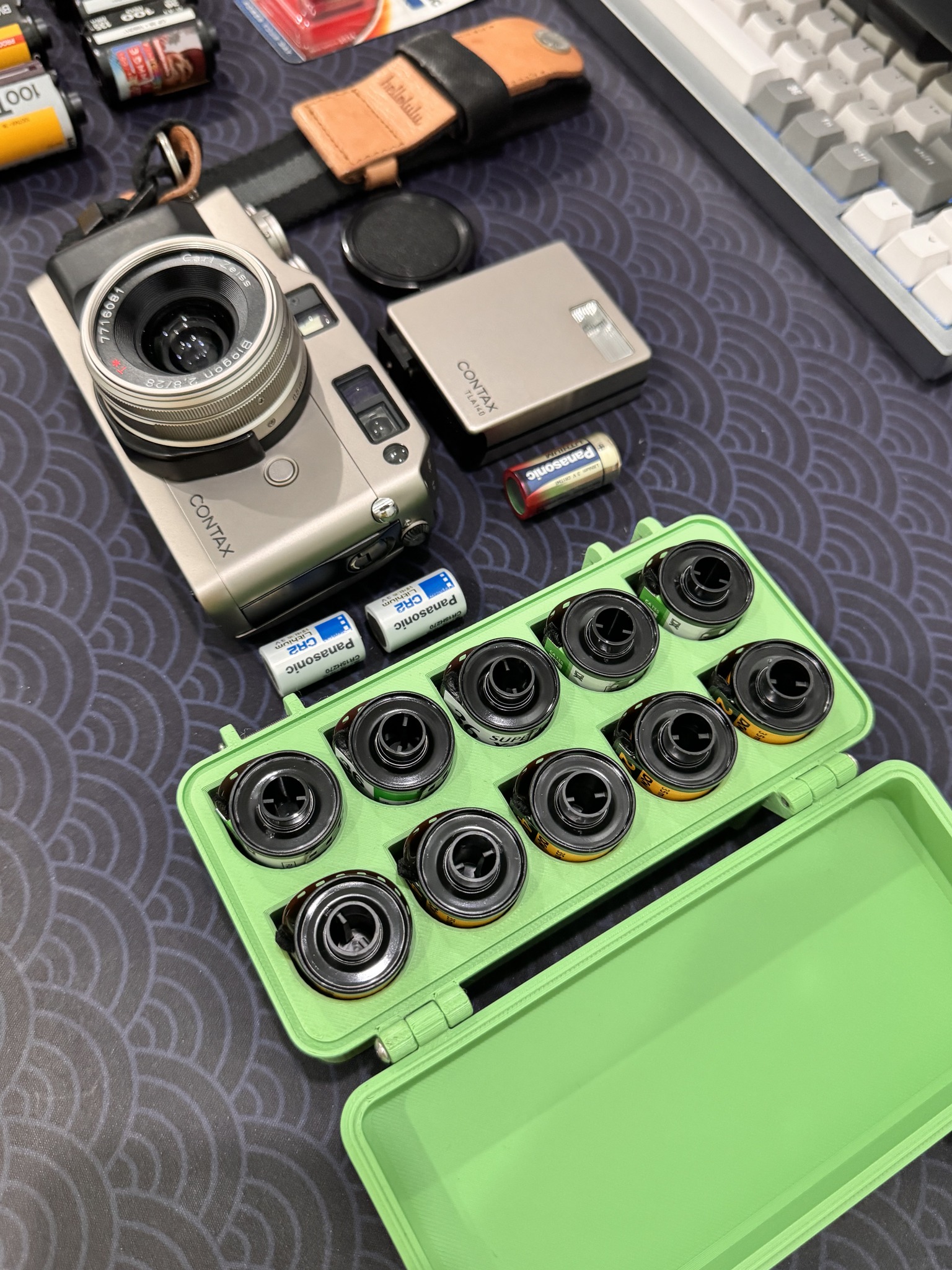 Contax G1 camera review and user experience with 28/45 lens and