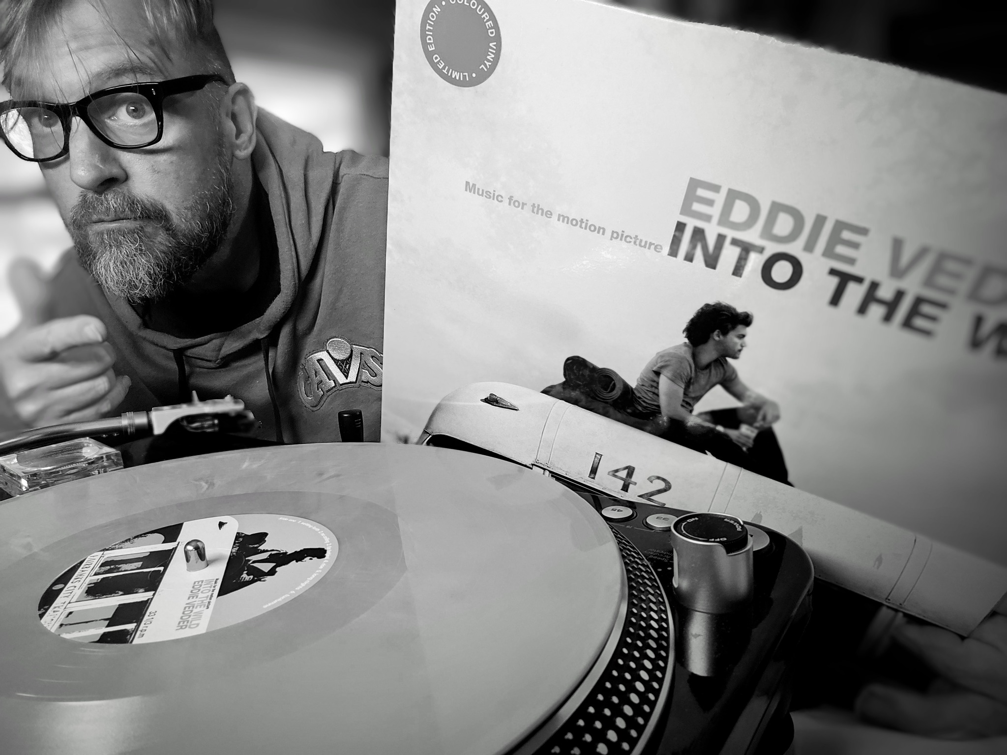 Eddie Vedder goes folk on the Into the Wild (2007) soundtrack 