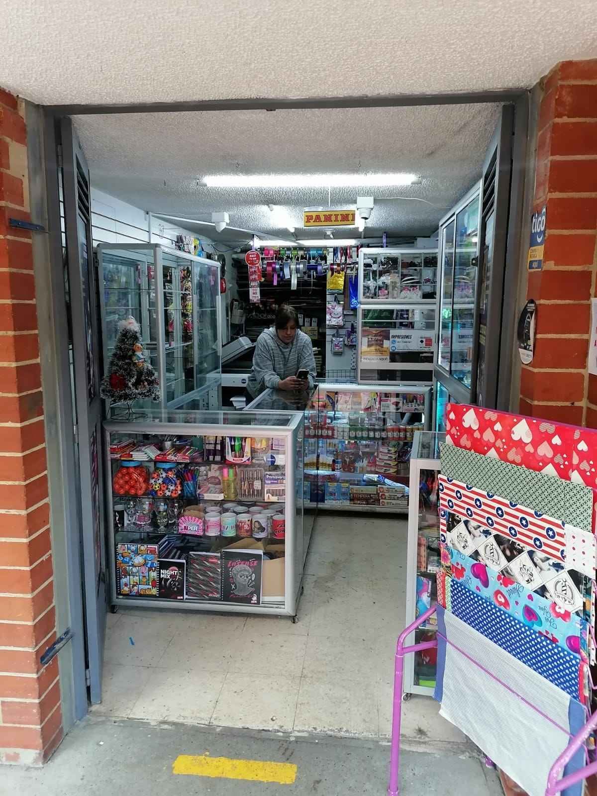 Se vende negocio! Papelería en venta! Para traslado