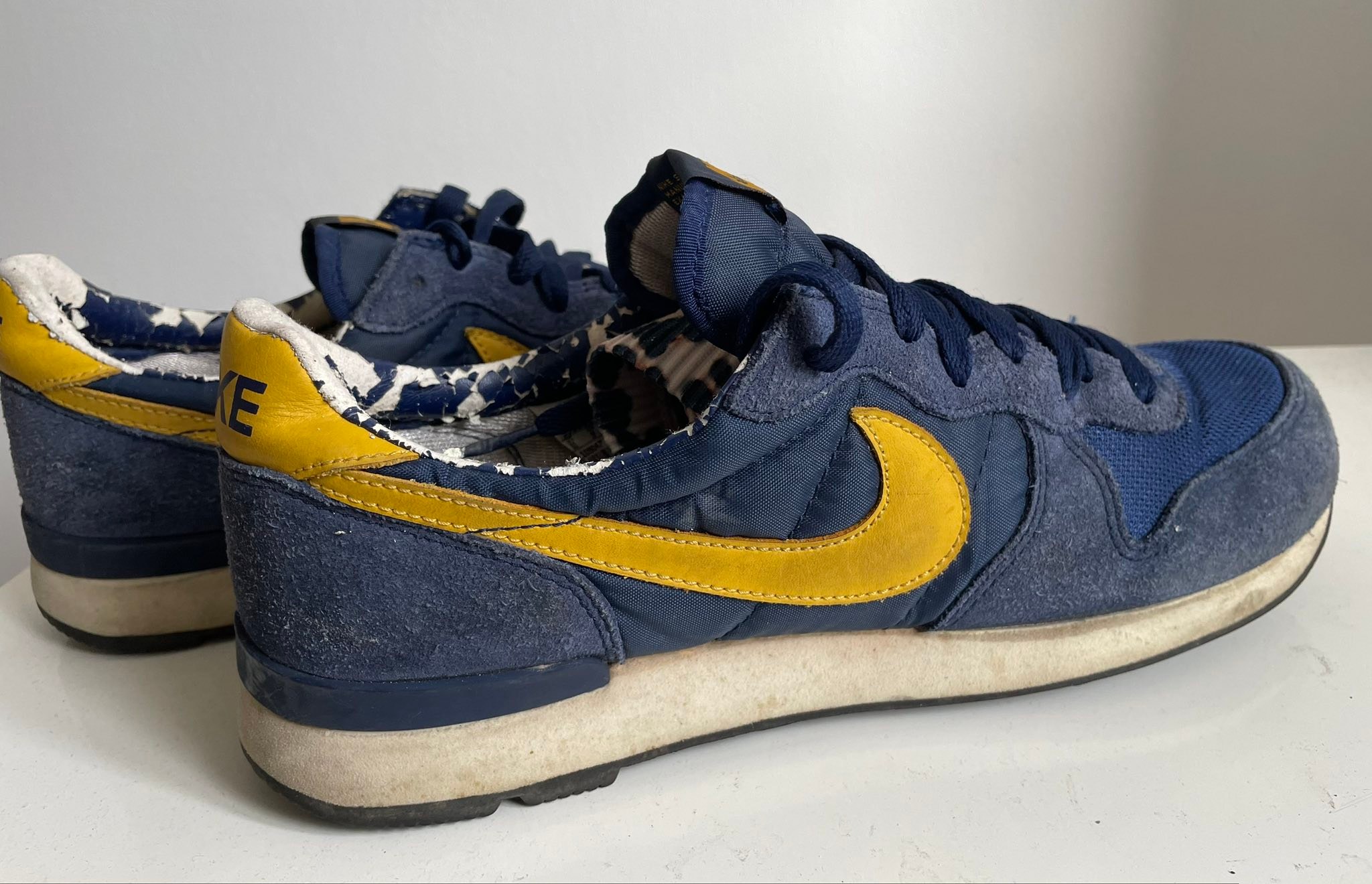 STILL AVAILABLE AMAZING!!! NIKE LEGEND FROM 1985 SIZE 8.5US 42EUR