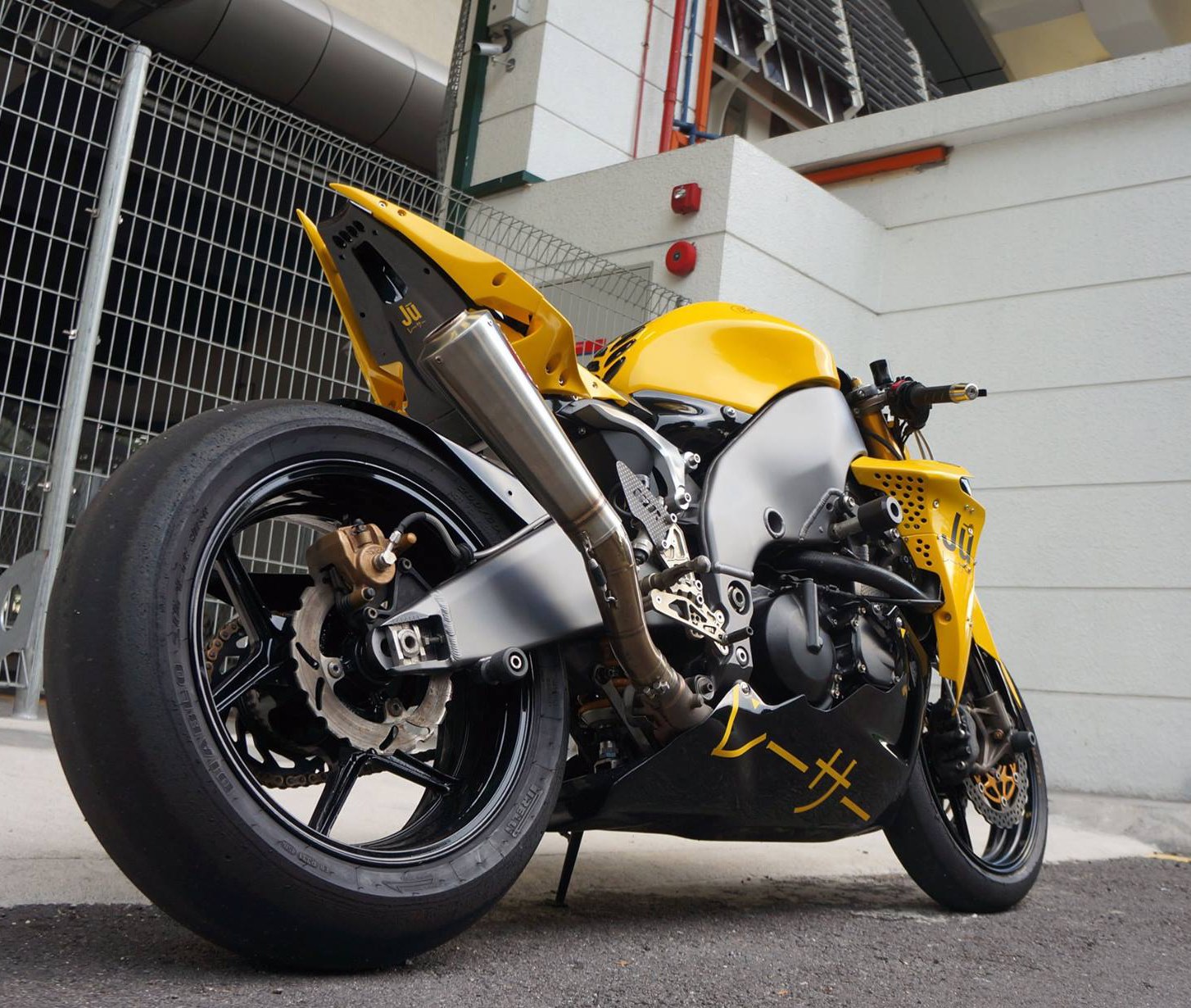 Akira Yanagawa Lucky Strike Kawasaki ZXR
