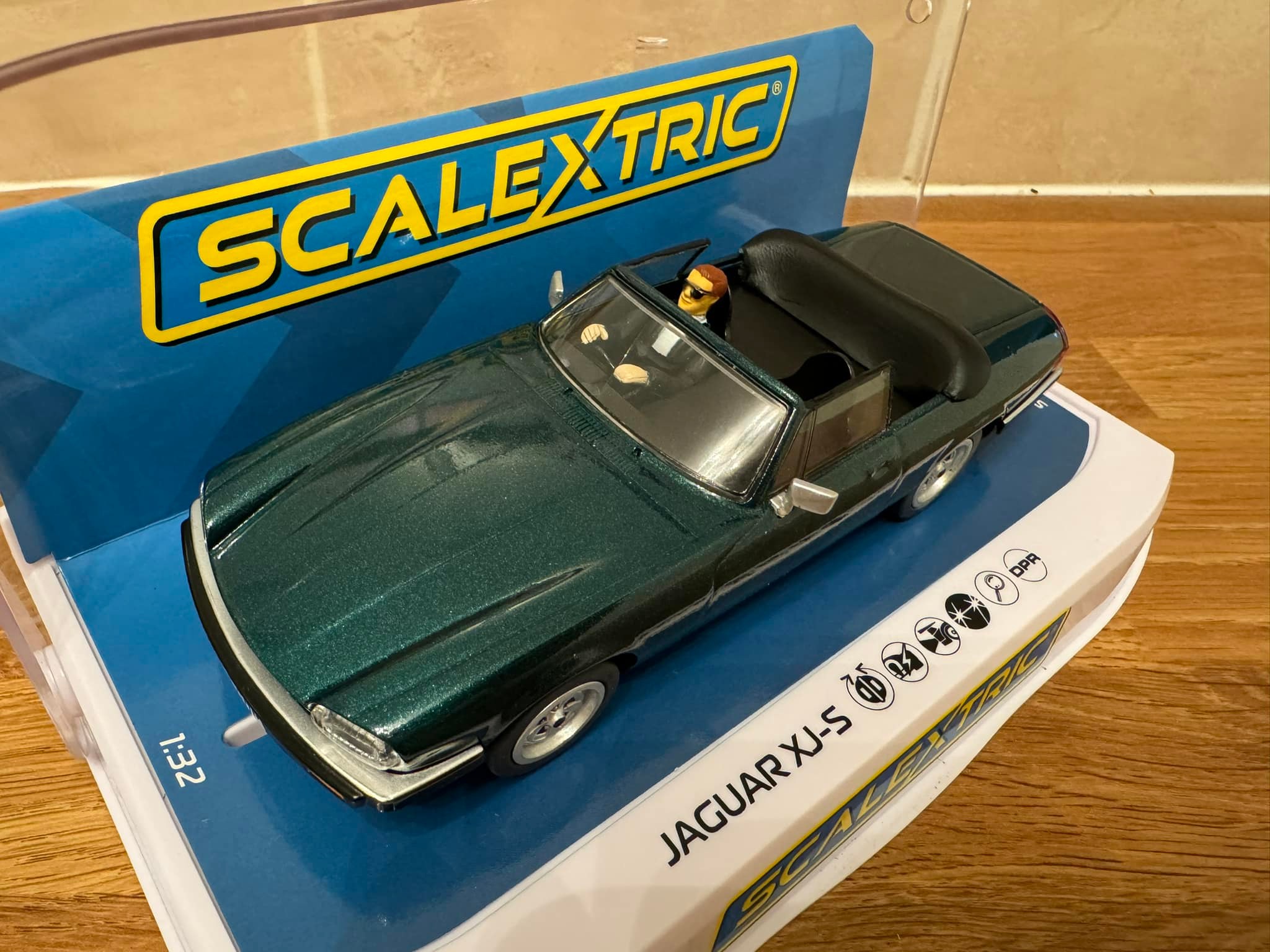 Jaguar XJ-SC V12 cabriolet model kit review