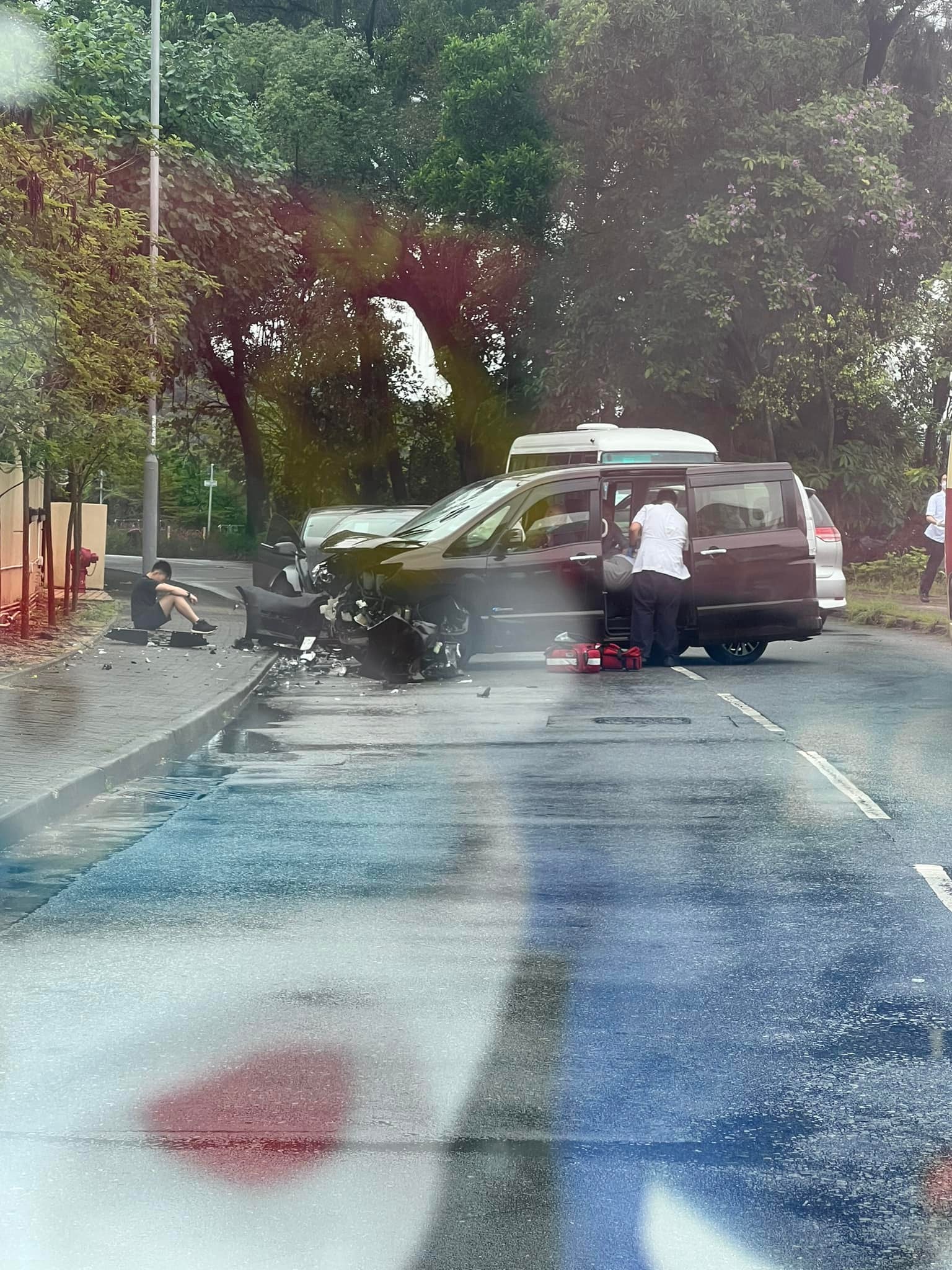 大埔人大埔谷 | 13:35左右三門仔路近海事處對出發生交通意外，救護車及警察到場，現場交通非常擠塞 | Facebook