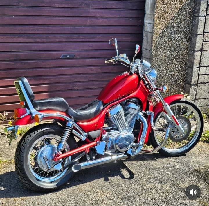 My 800vs , straight through exhaust with no baffles etc ,trouble