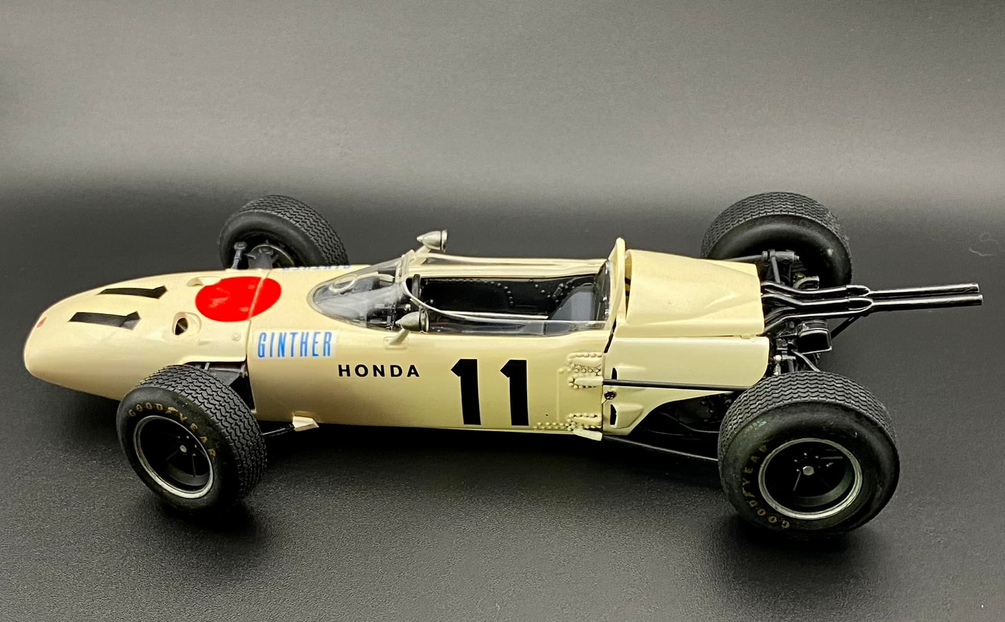 Tamiya 1:20 scale Honda RA272 F1 car