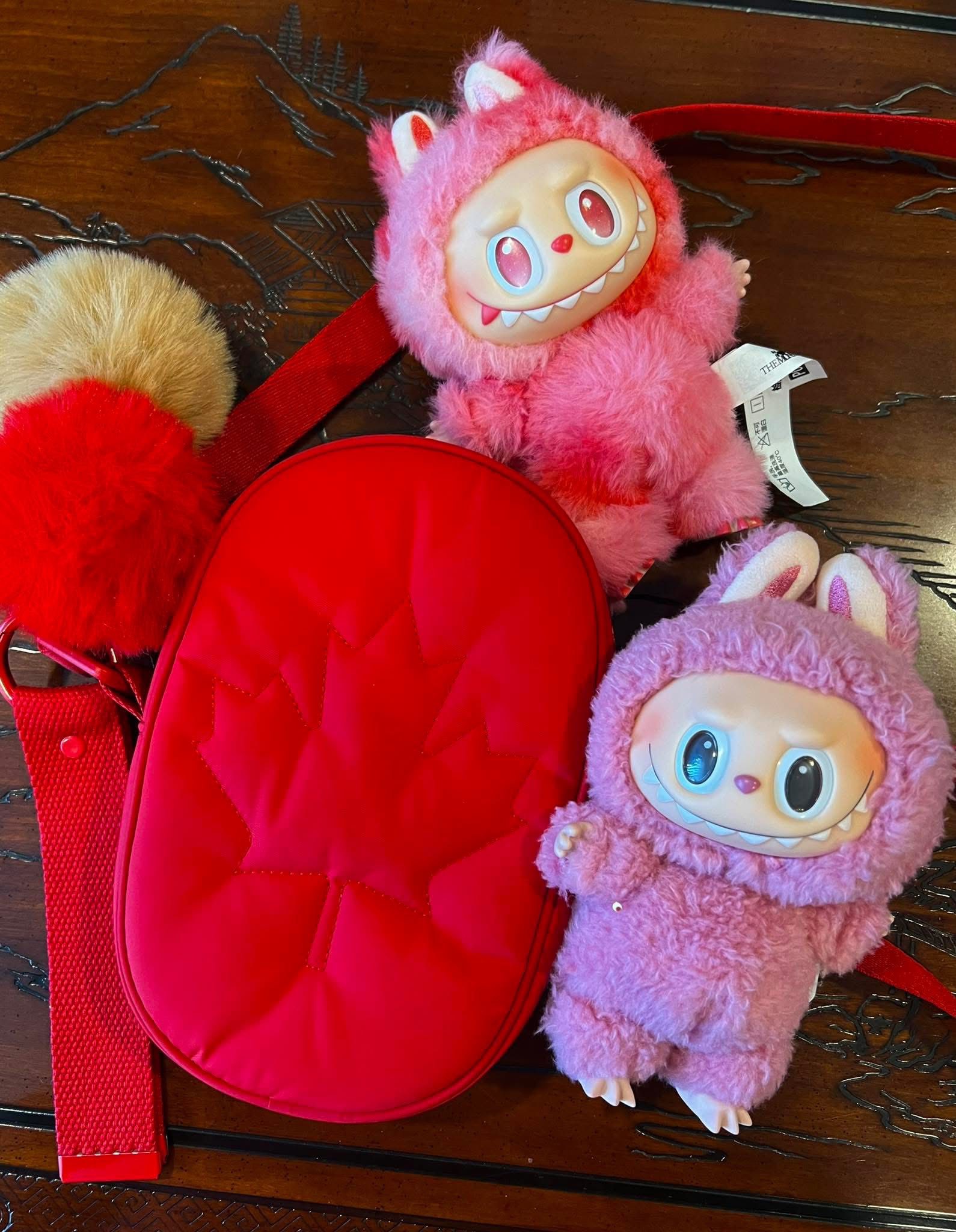 Michael Kors ハンドバッグ ⚠️らぶぶ❌ Pretty in pink, powered by personality. 💕 Labubu x Michael Kors