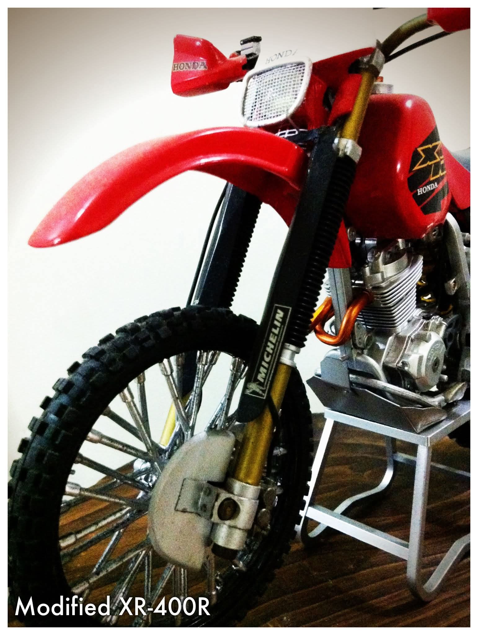 Honda XR400R diecast model with custom scratchbuilt details