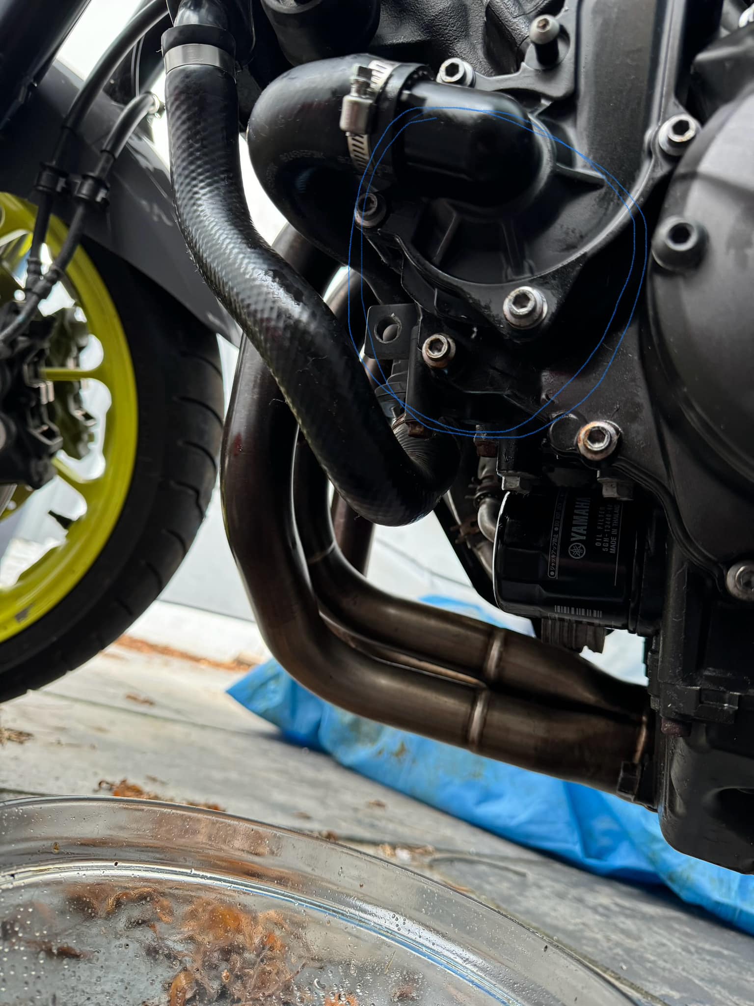 Yamaha mt09 water pump leak issue?
