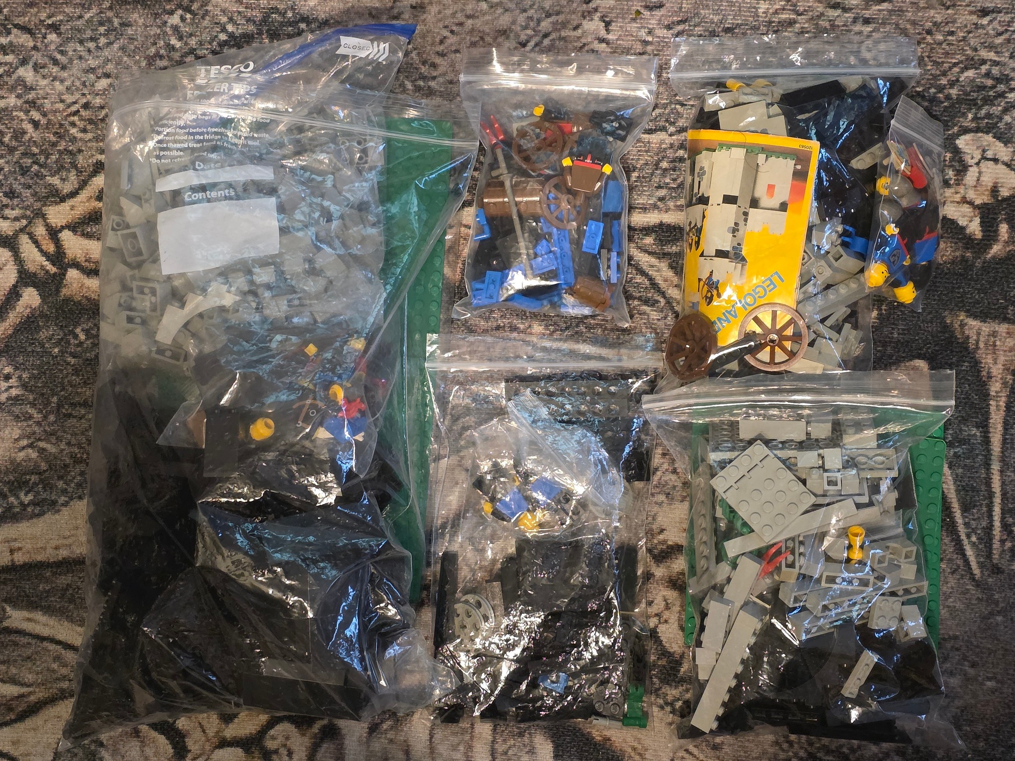 Rebricked Lego 6067 and 6040 castle sets from 1986