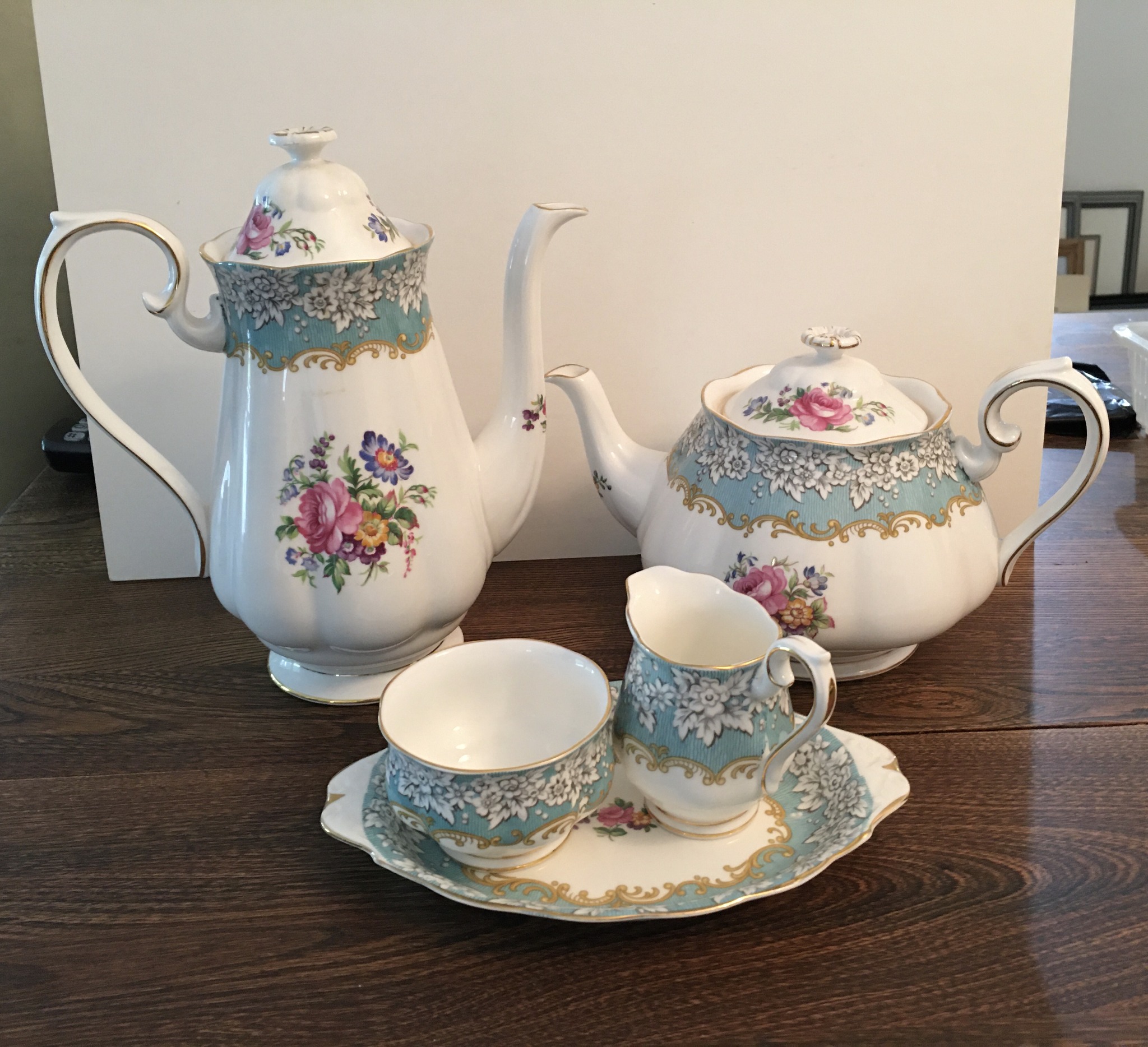Value of unused Royal Albert china set?