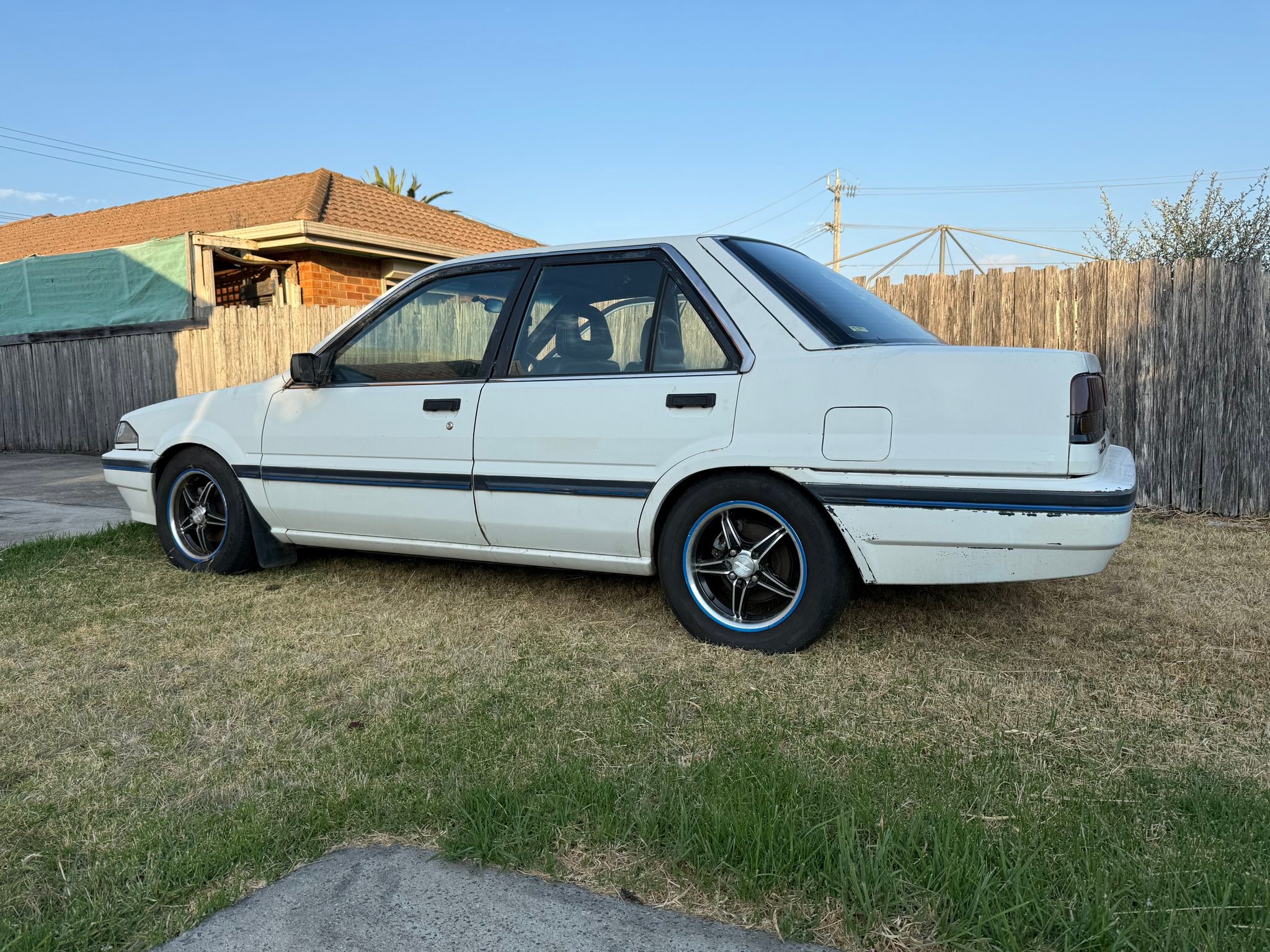 My Nissan Sunny 1200. Some original and curgent photos.
