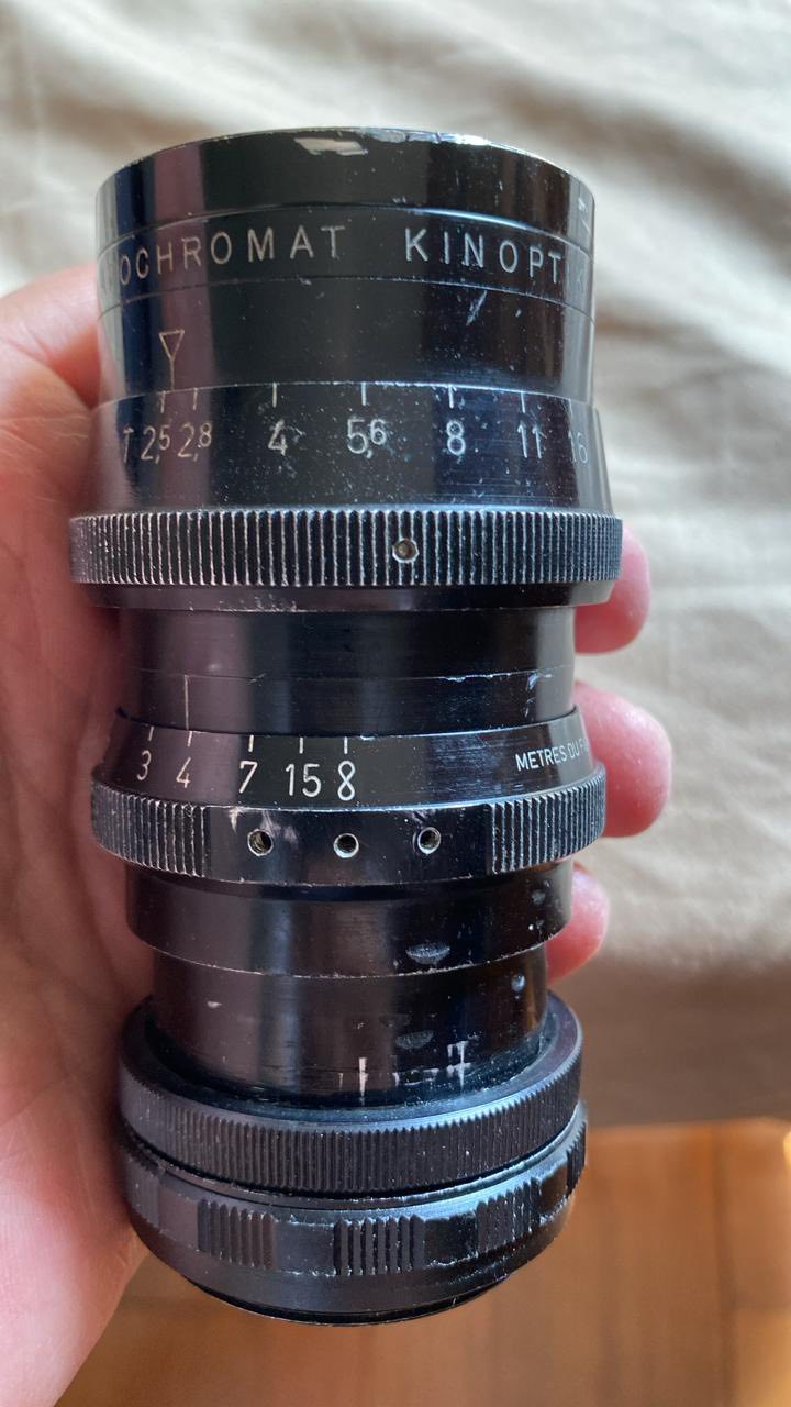What are the key features of the Apochromat Kinoptik 75mm f/2 lens?