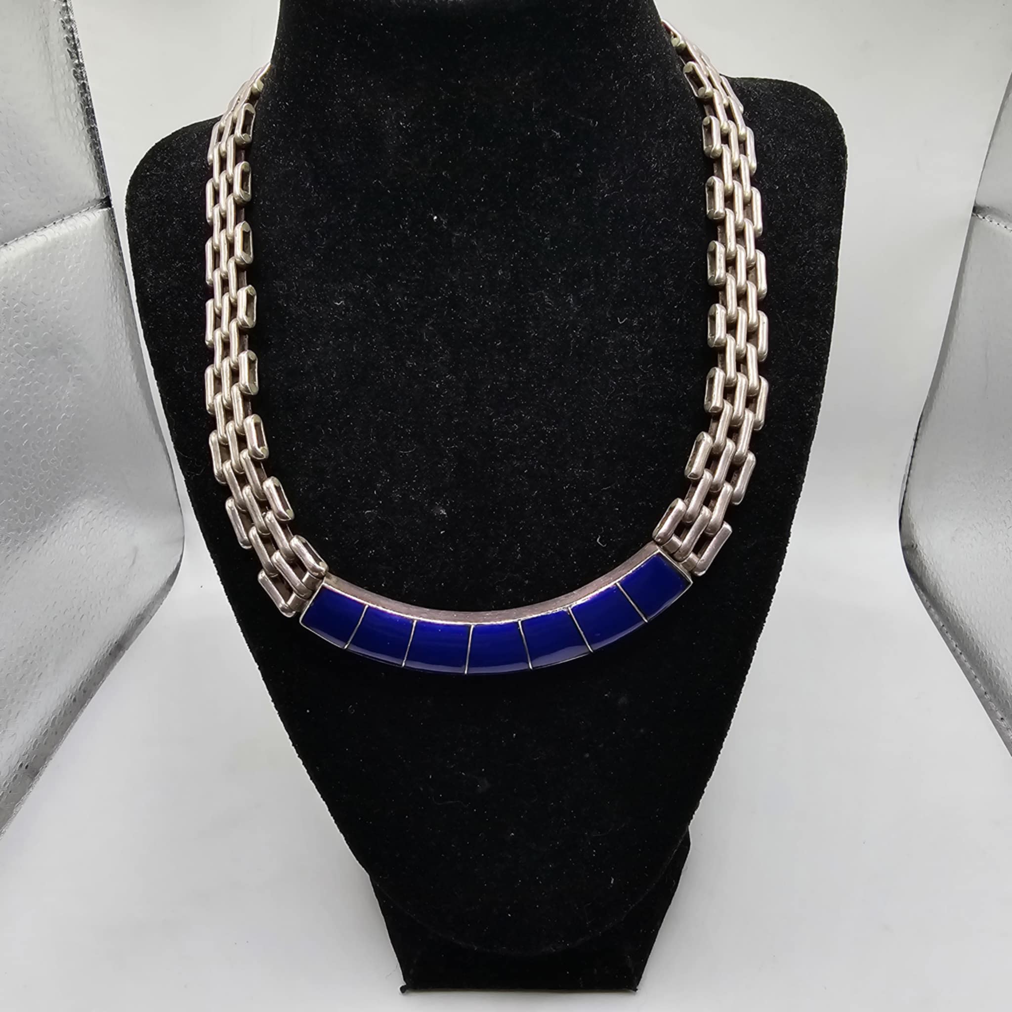 What is the artist and value of this Vintage Taxco Lapis necklace?