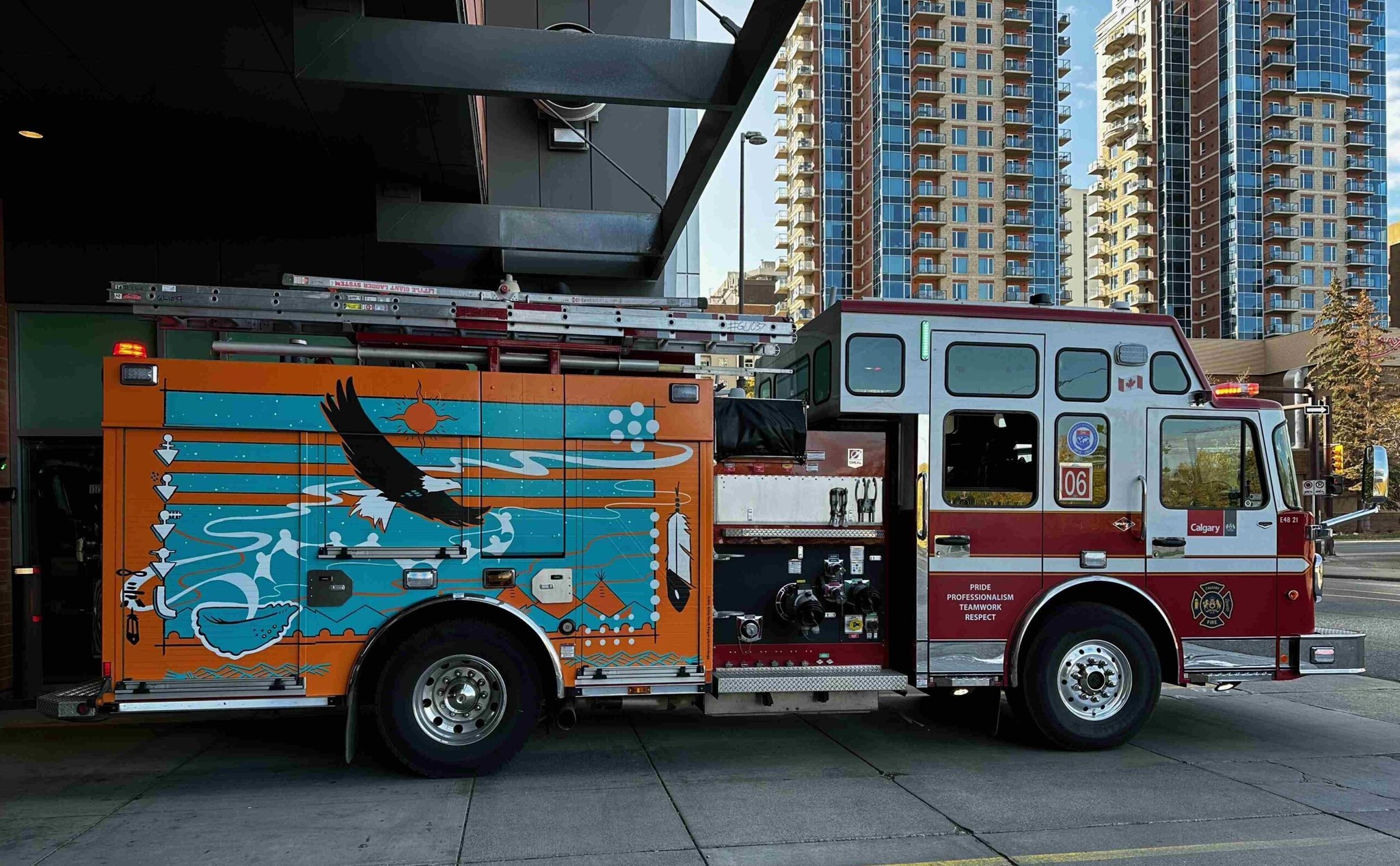 Canadian Fire and EMS | Calgary, AB Engine 06 (E48 21) | Facebook