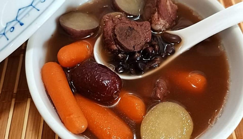 Cantonese red bean soup with black rice and tapioca