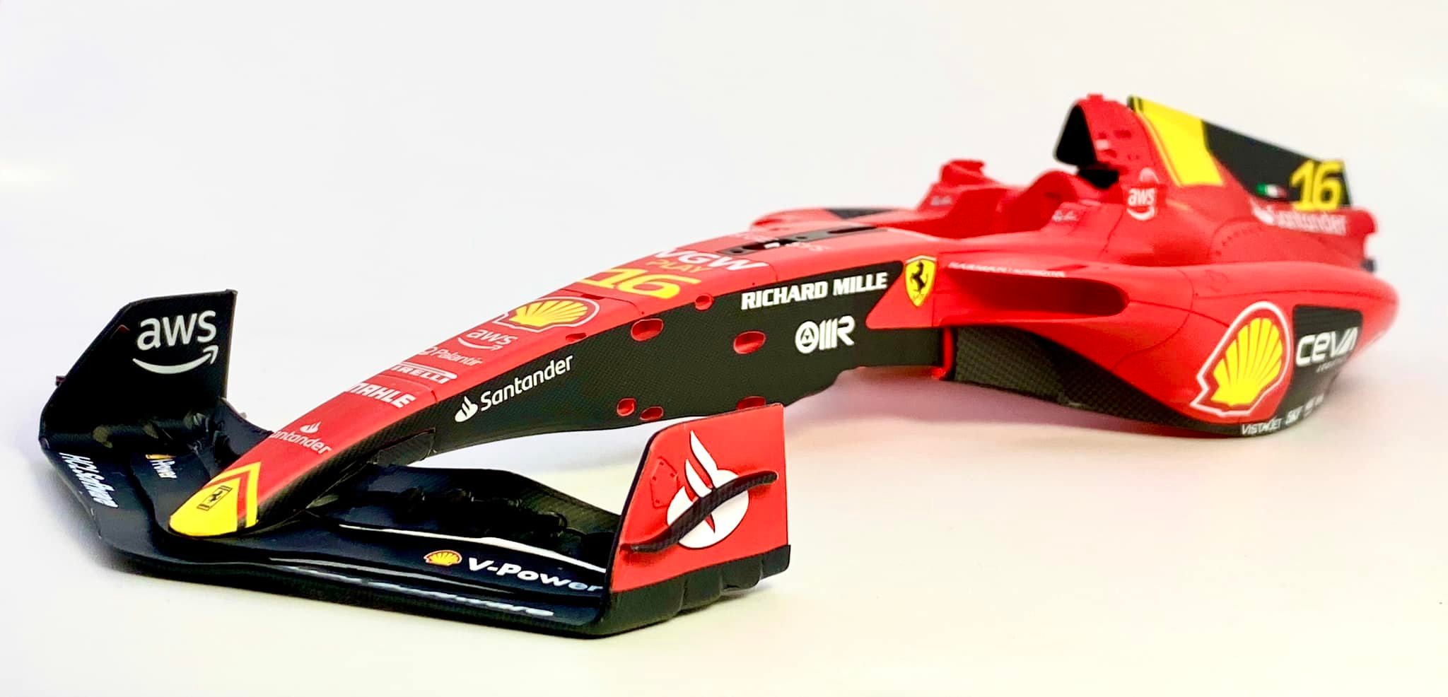 Building a 1/20 scale Ferrari SF23 model