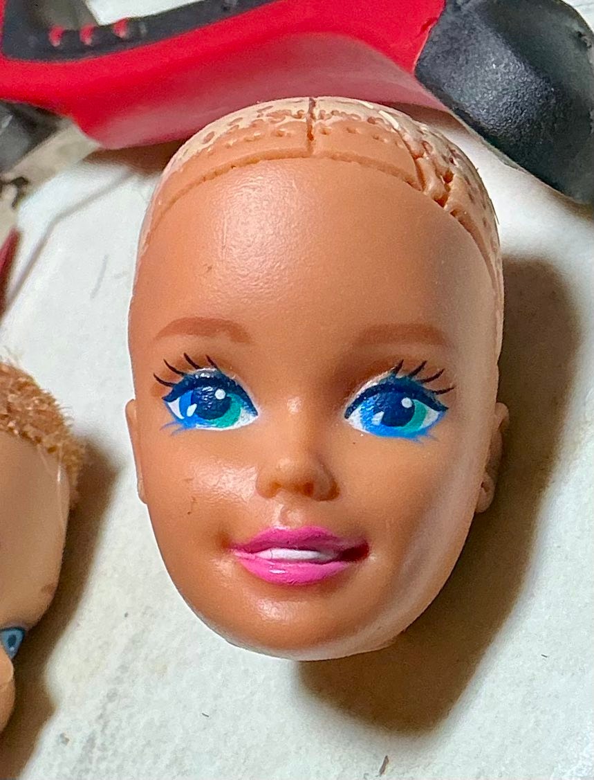 バービー様▼確認用ページ What is the ID of this vintage Barbie doll?
