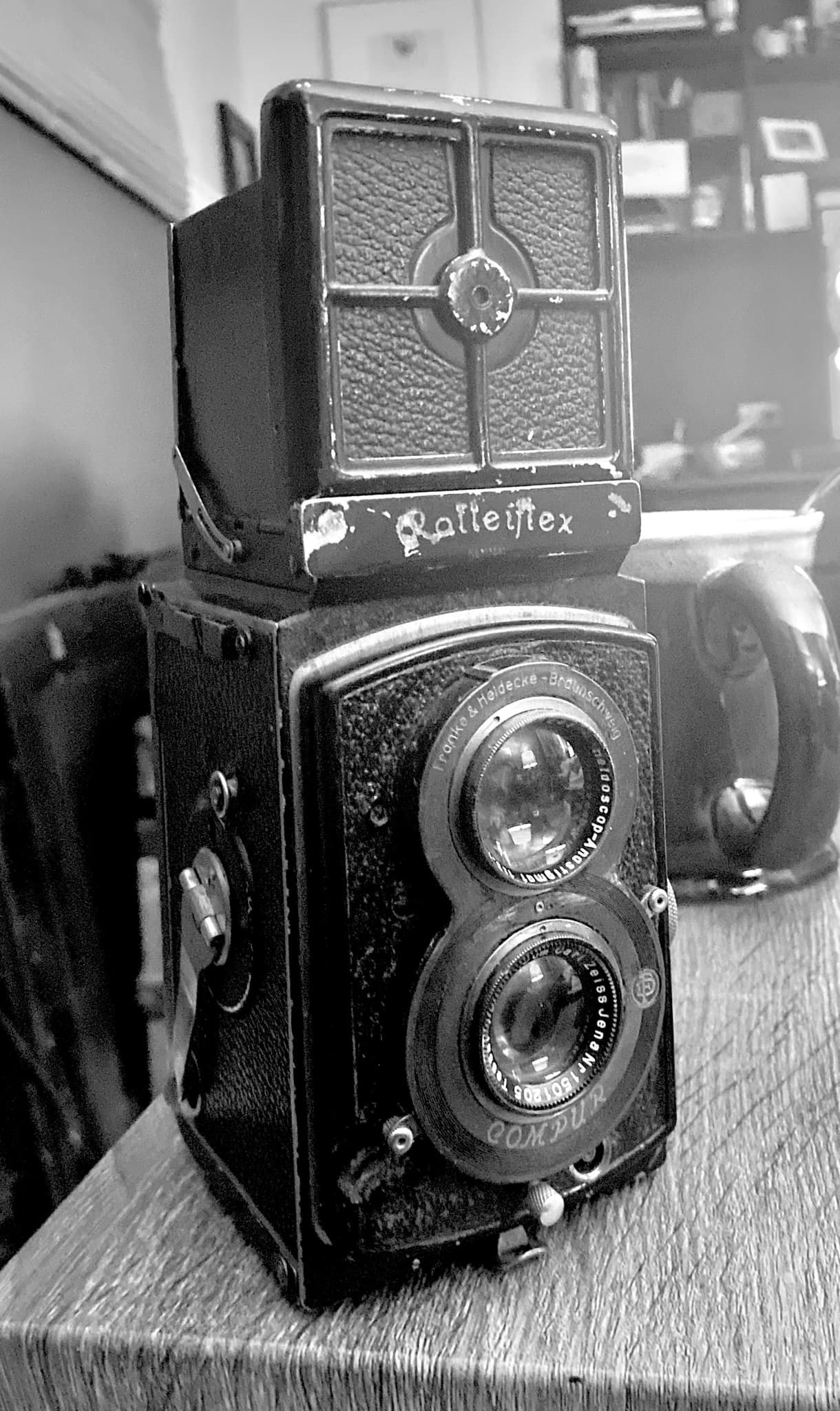 1938 Rolleiflex Automat Model 2 still delivers with Carl Zeiss