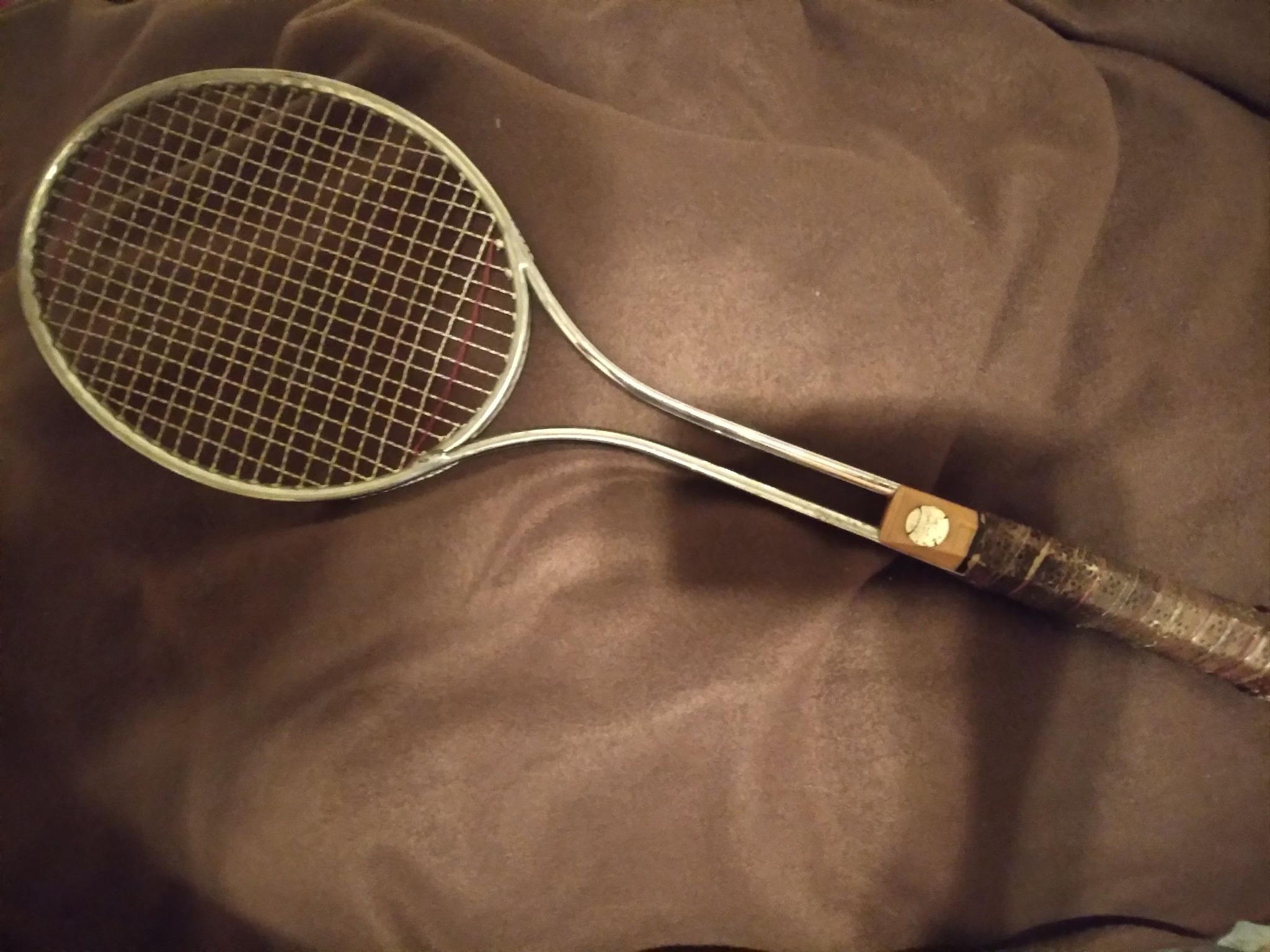 wilson t4000 tennis racket exists
