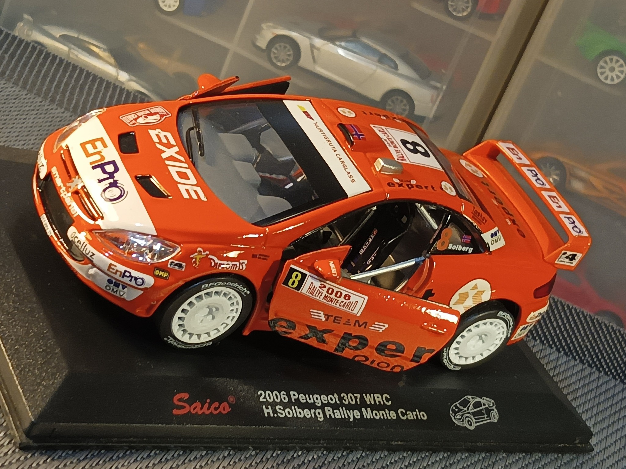 Die-cast 1:32 scale Peugeot 307 WRC model