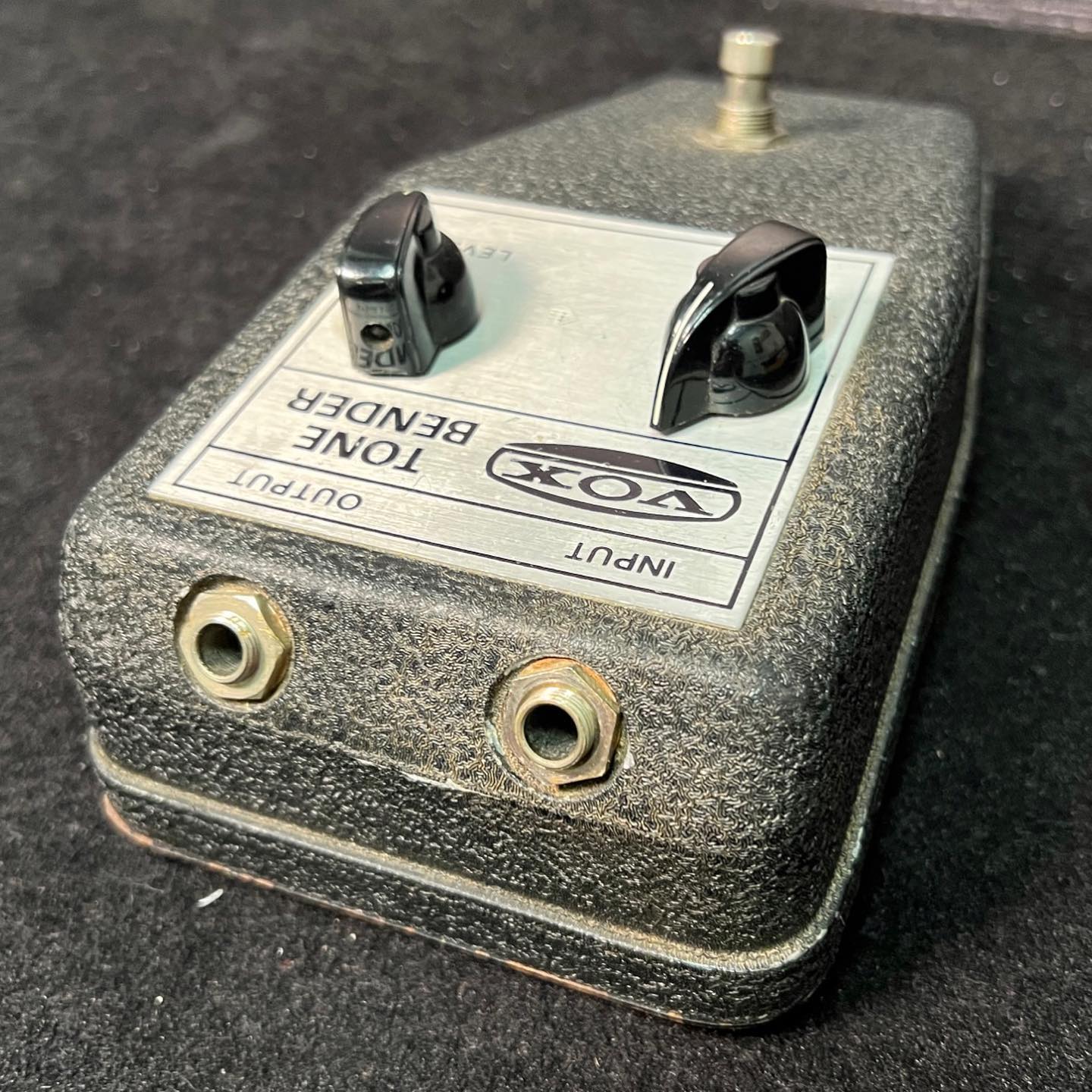 Played by the likes of Jimmy Page and Jimi Hendrix, this pedal