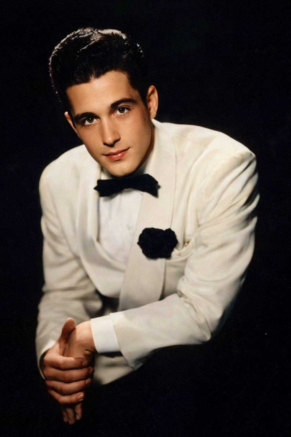 More colorized photos of Mr. Como. | Facebook