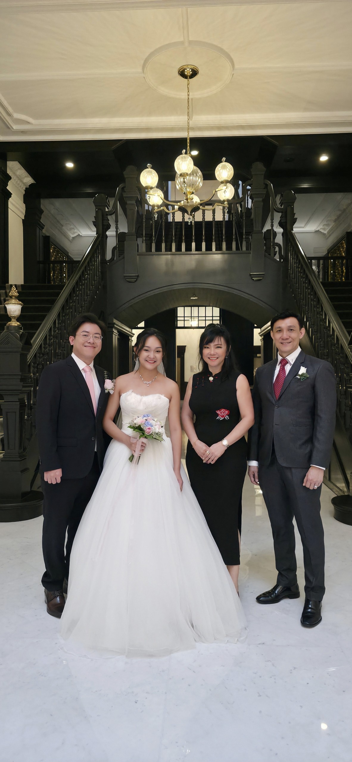 Gloria Soo - Gloria Soo added a new photo — at Raffles...