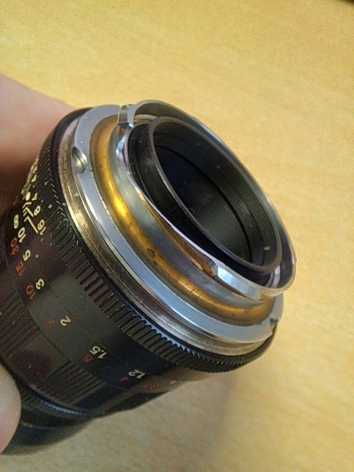What mount is a Voigtlander Color-Heliar 75mm f2.5 SC lens?