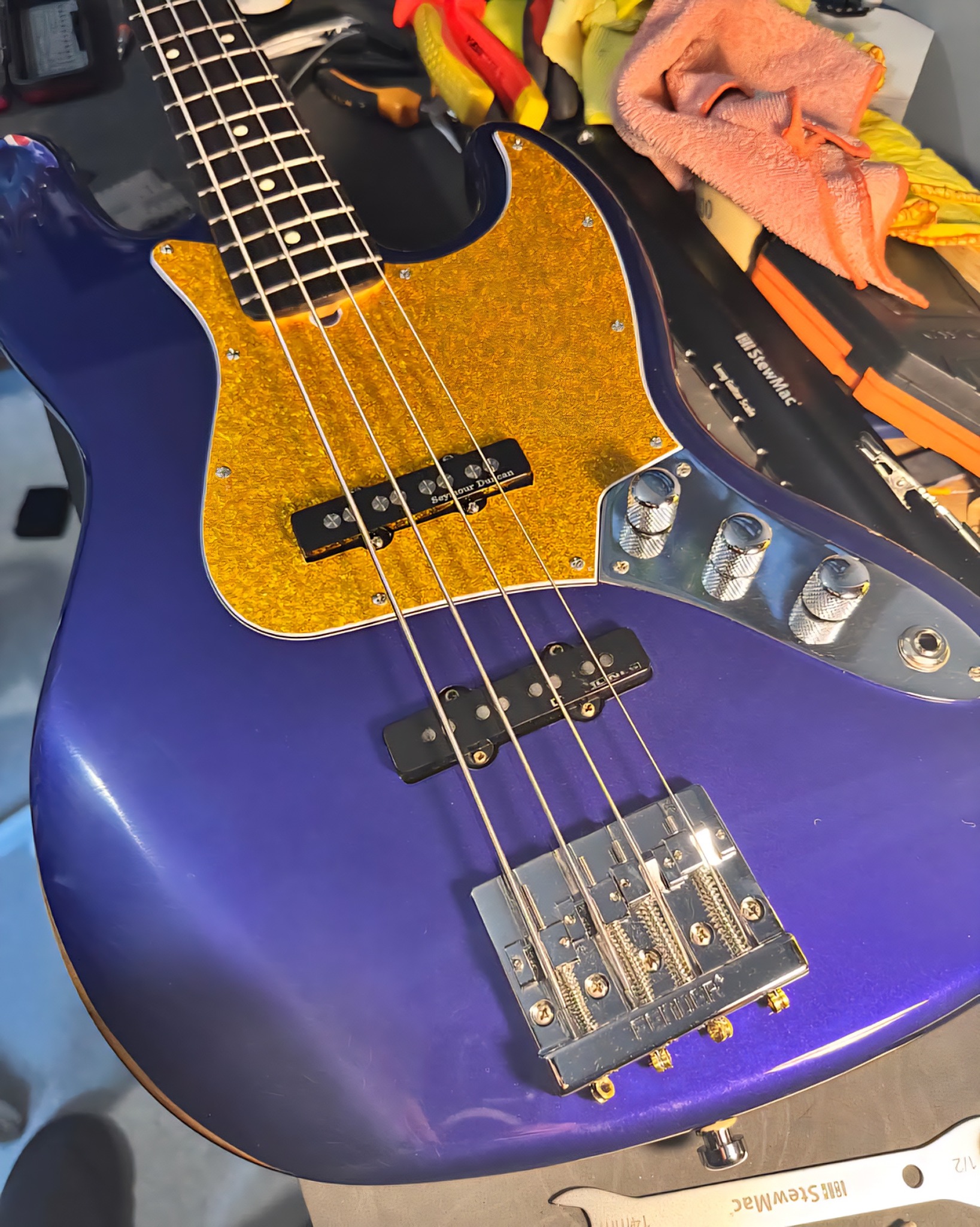 1999 MIM Jazz bass with upgrades for rock music