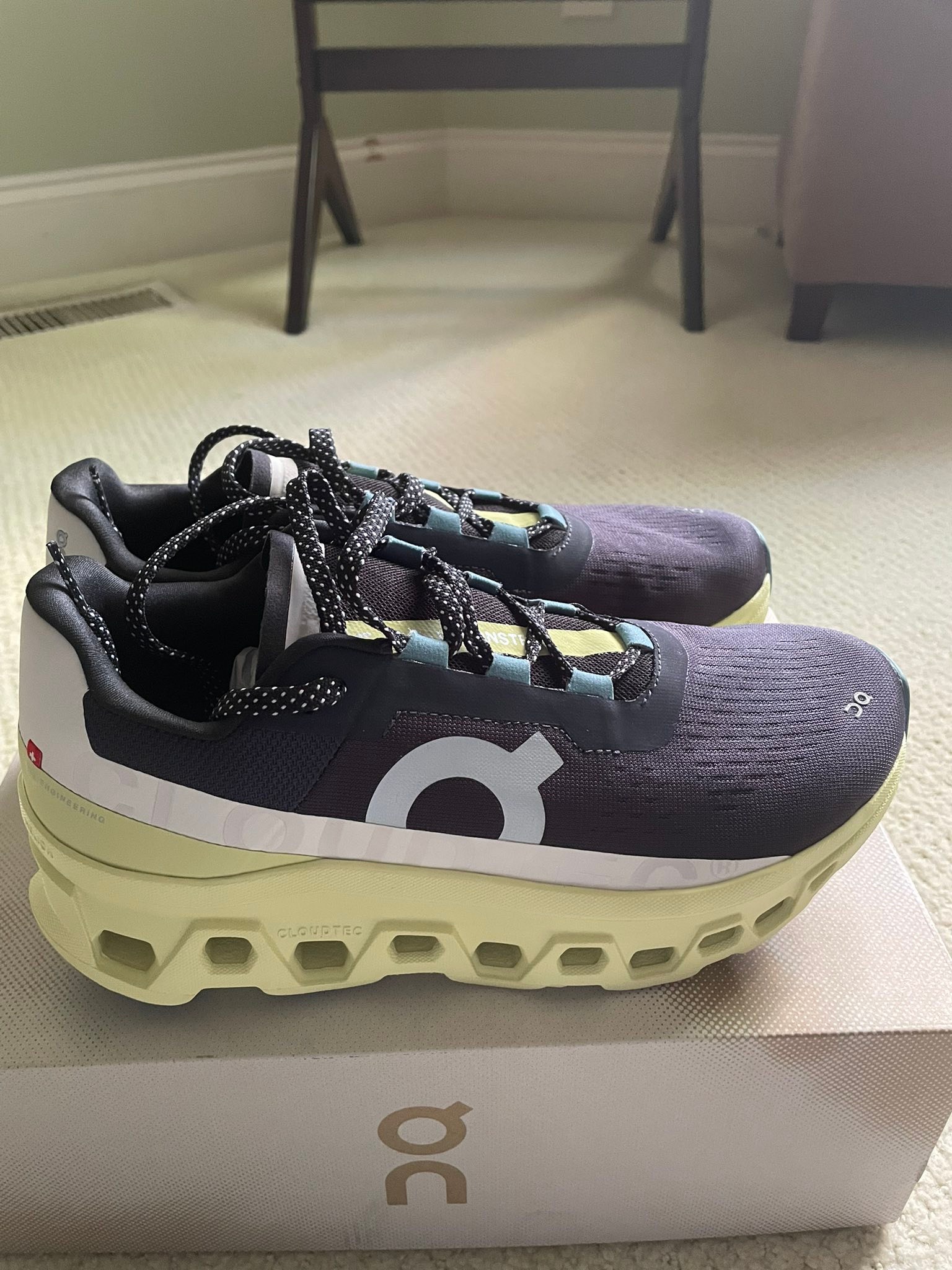 New Oncloud sneakers for sale
