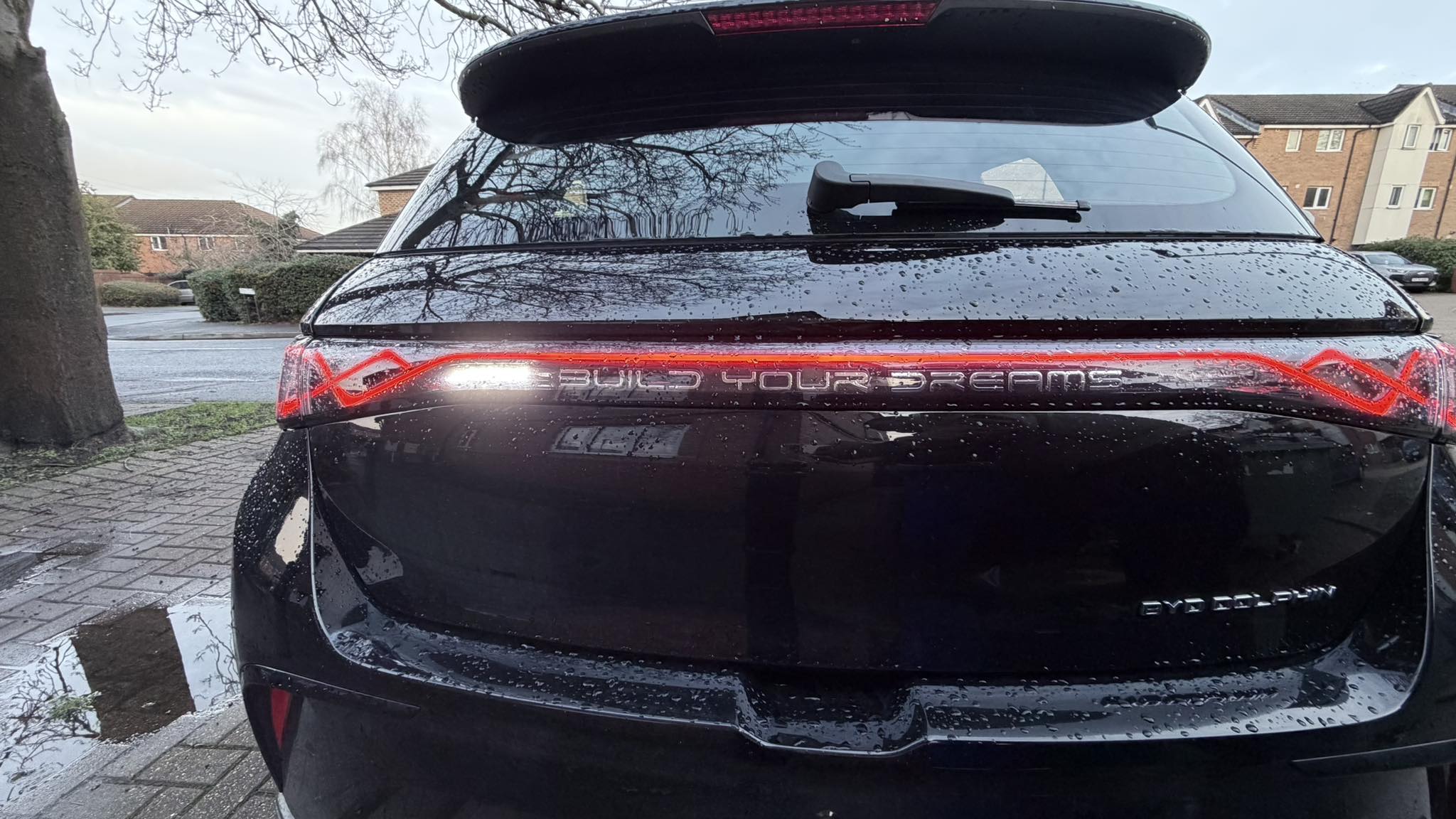 Is it normal to just have one reverse light on or should it be two ...