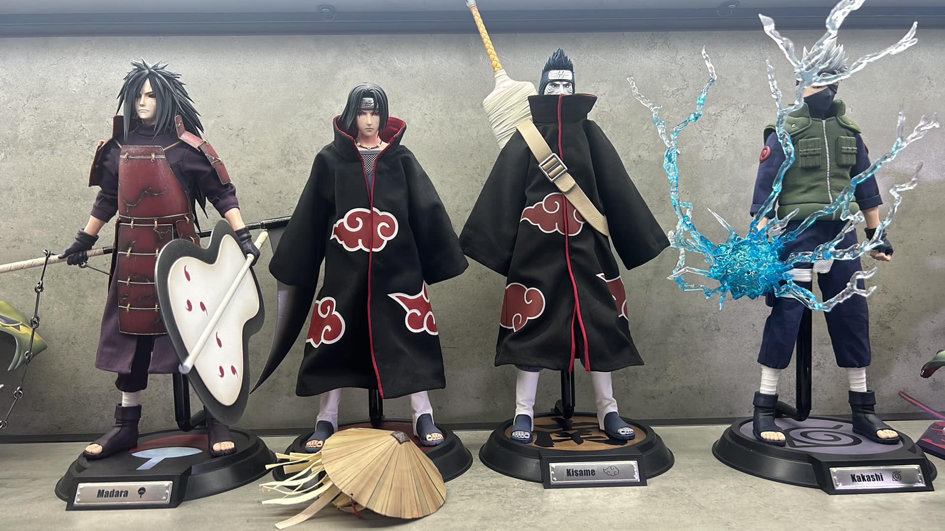 Why Akatsuki is not considered one team because of different uniforms?