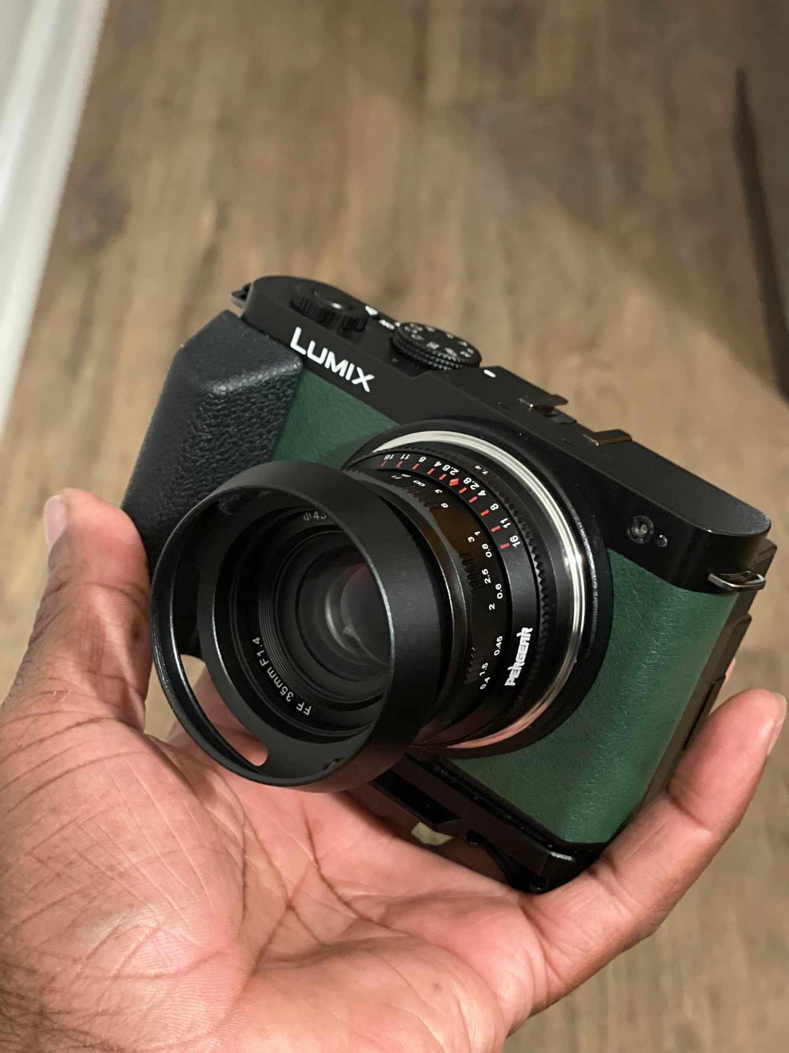 Took some sample shots with my Pergear 35mm 1.4 and wanted to 