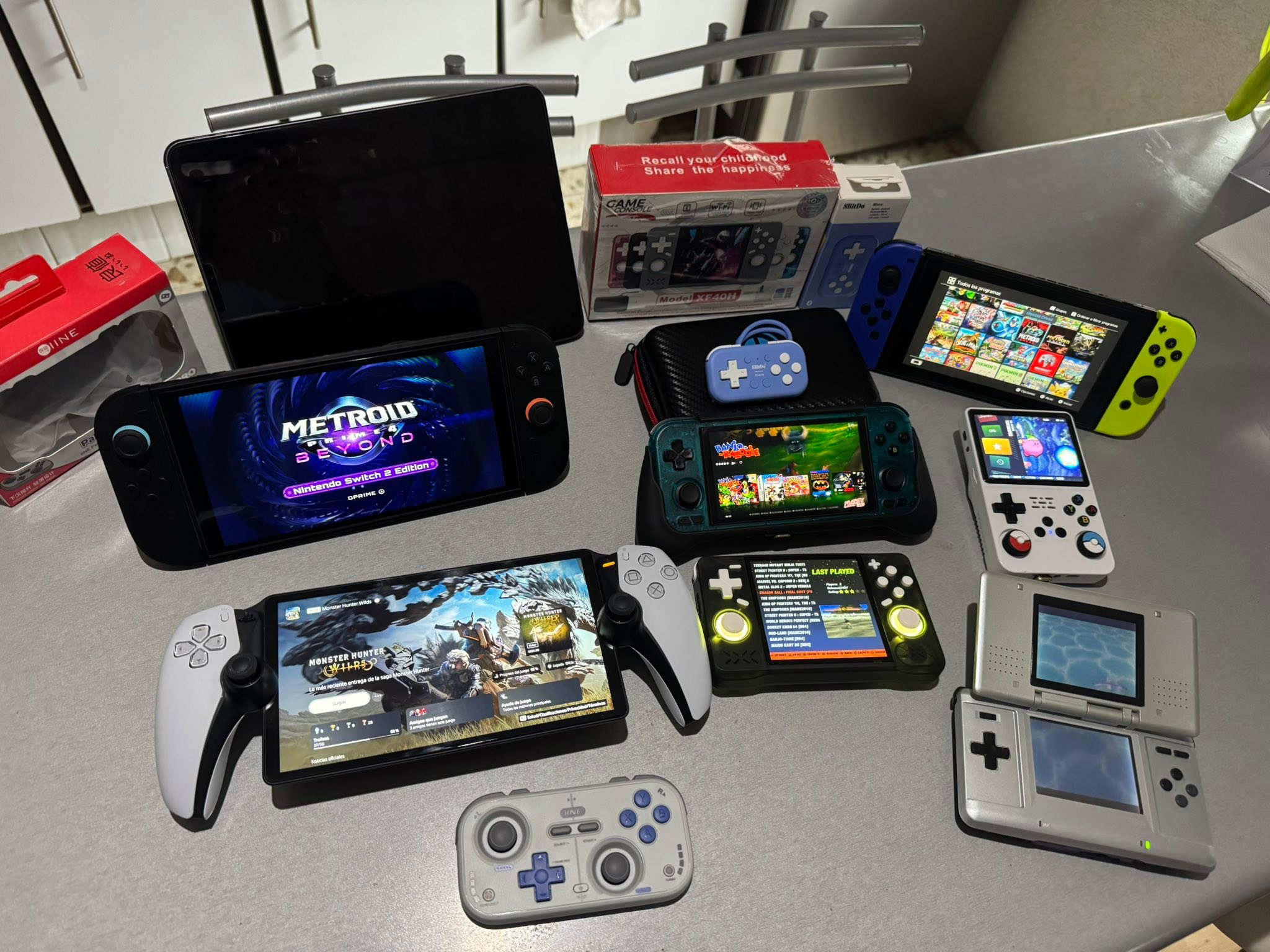 Updated portable console collection with Nintendo Switch 2 and XF40H