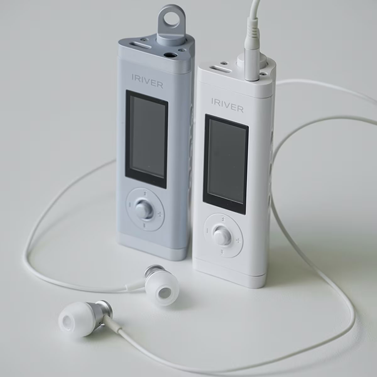 ดักแก่ครับ 555 iRiver กลับมาผลิต MP3 player ทรง Prism อีกครั้งใน
