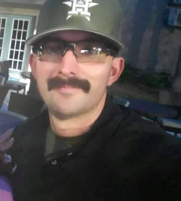 John Prager - The dude who murdered Alex Pretti looks like... | Facebook