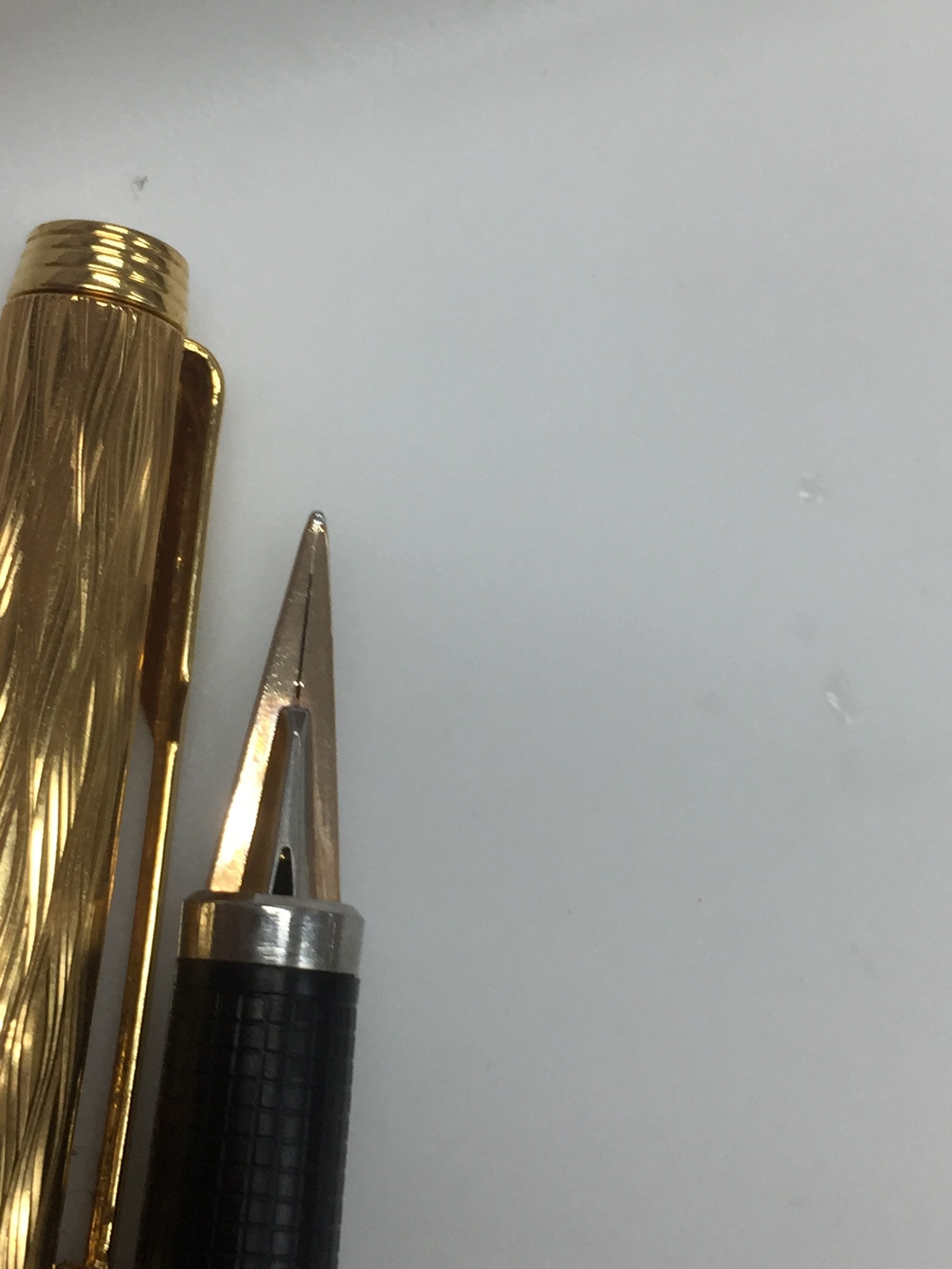 This is my Parker 180 Écorce (Bark) Guilloché Finish Gold Plated