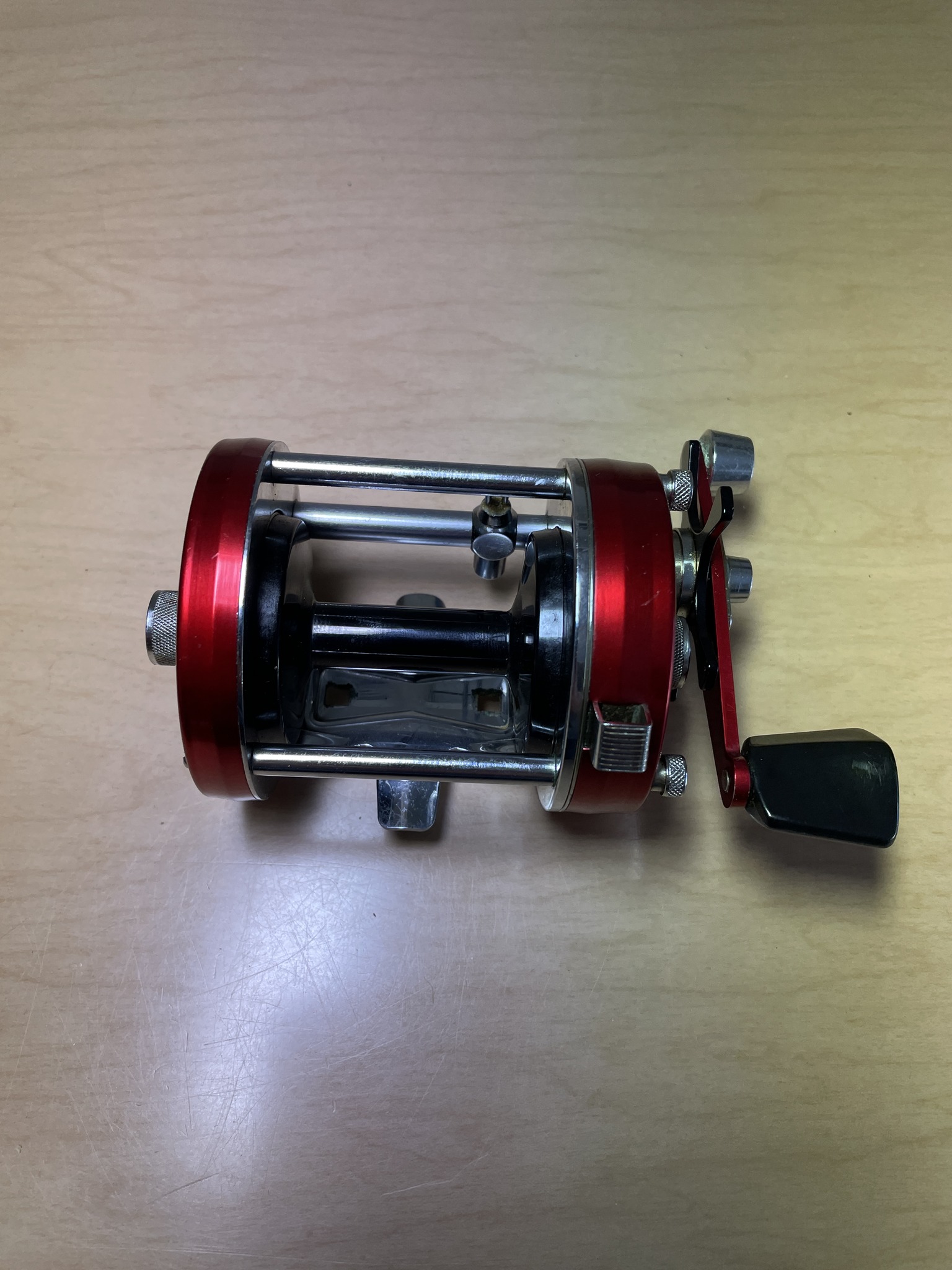 abu garcia ambassadeur 7000 high speed sweden reel C Round pin centrifugal brake Is this ABU 7000 reel
