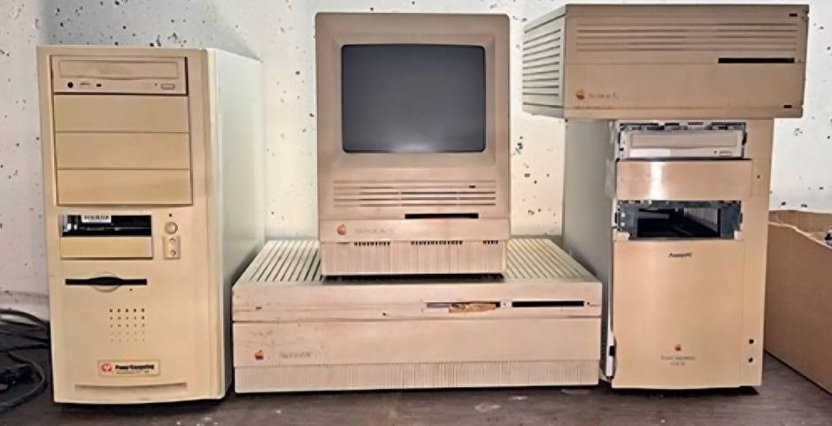 Power Macintosh 8100 motherboard with ample RAM