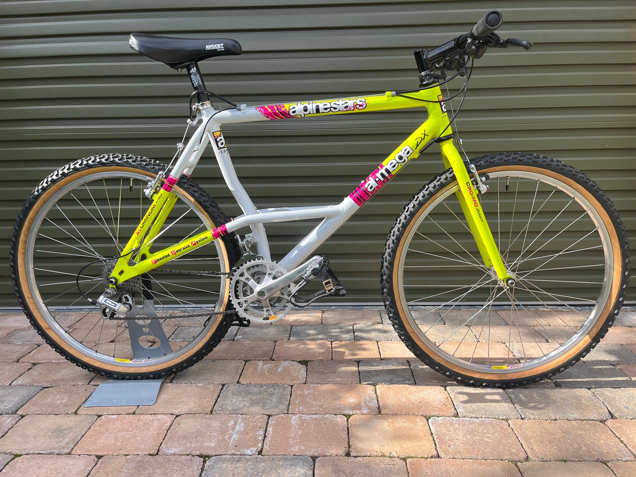 mtb reifen 27 5 maxxis Ikon MTB-Reifen XC 27,5/29 Zoll Hochleistungsgummi Color:Smallmouth Magic Guide d'achat de Noël Cimalp It incorporates ramped knobs Sternekoch packt aus –