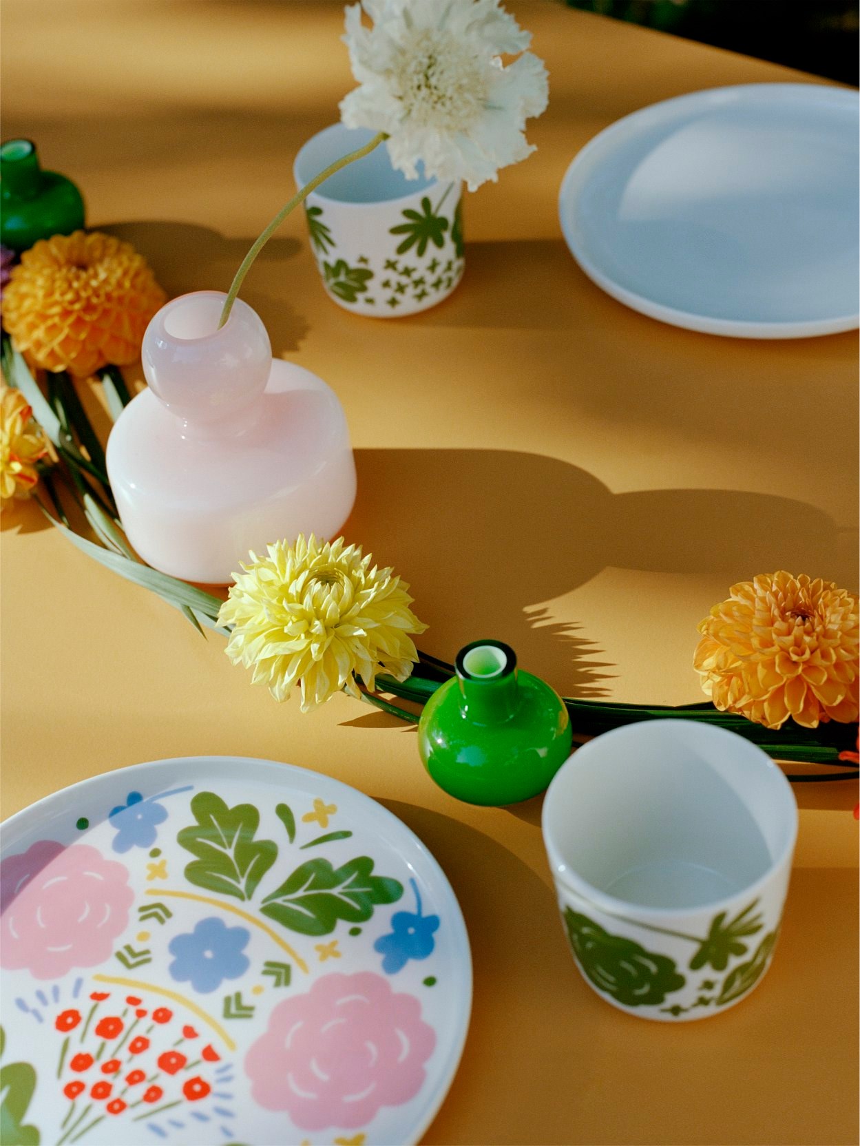 Bring happiness to every day with Fujiwo Ishimoto