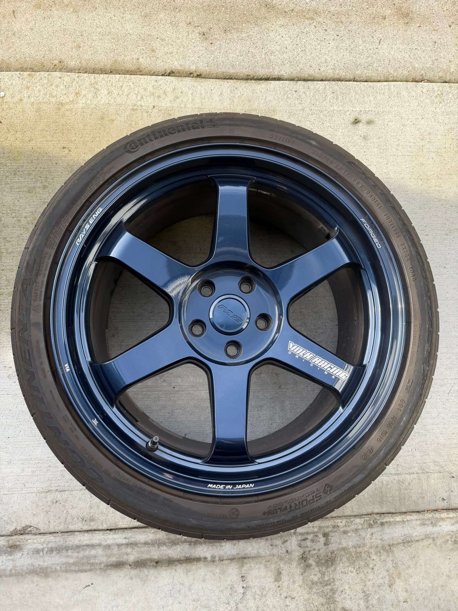 Rays TE37 Ultra M Spec Mag Blue